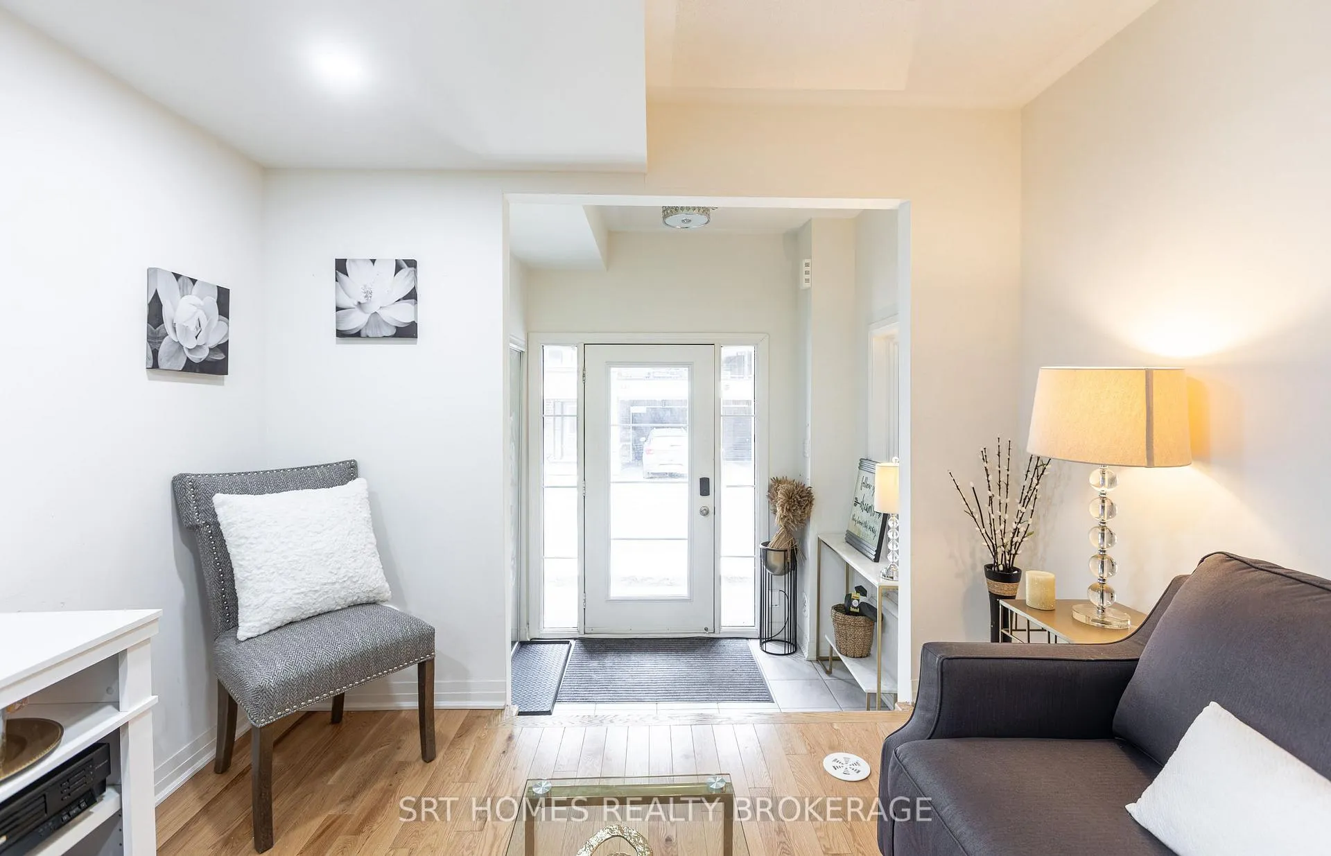 Photo 9 of 224 Lord Elgin Lane, Clarington, Bowmanville — HOMEH