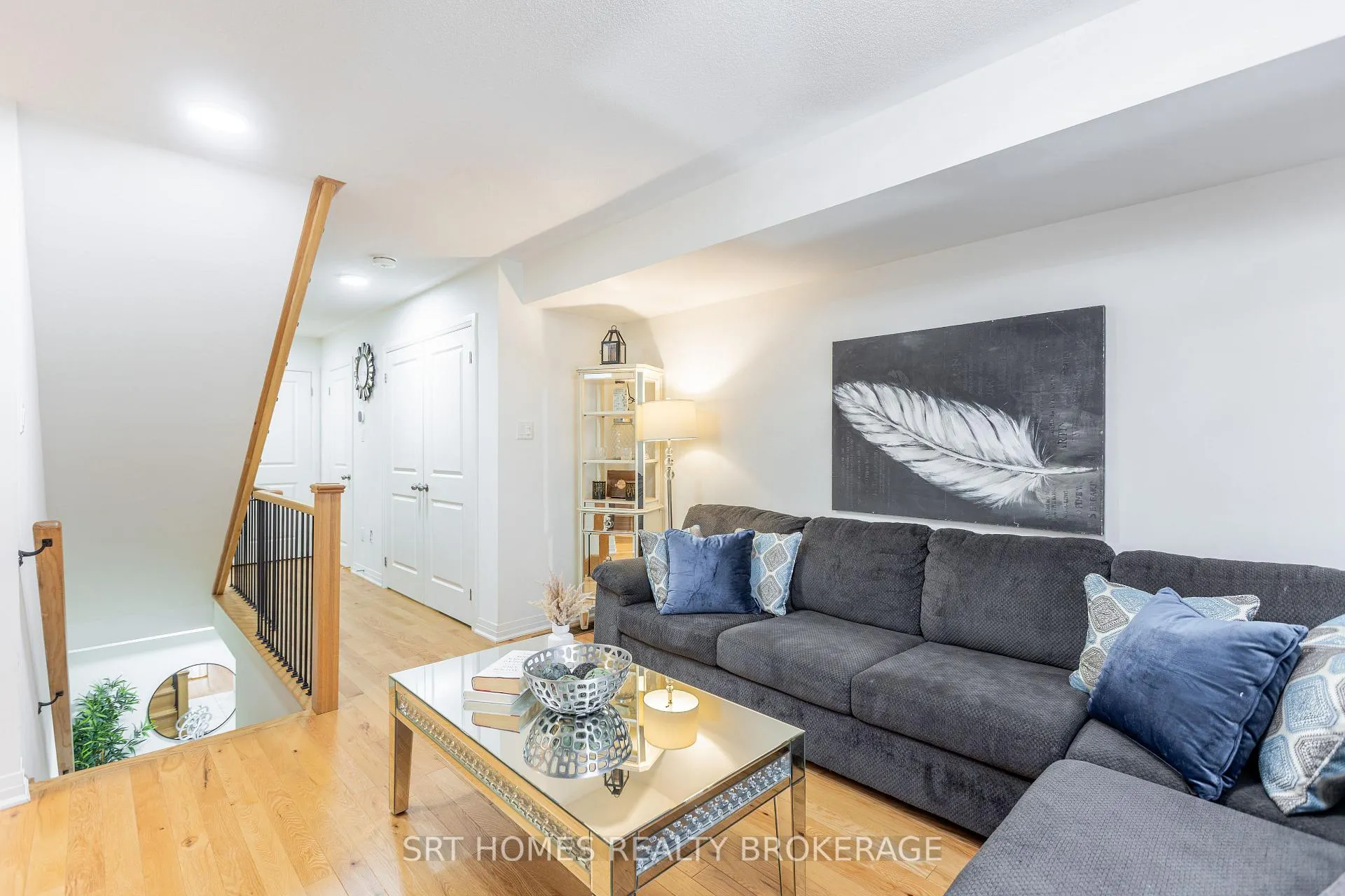 Photo 14 of 224 Lord Elgin Lane, Clarington, Bowmanville — HOMEH