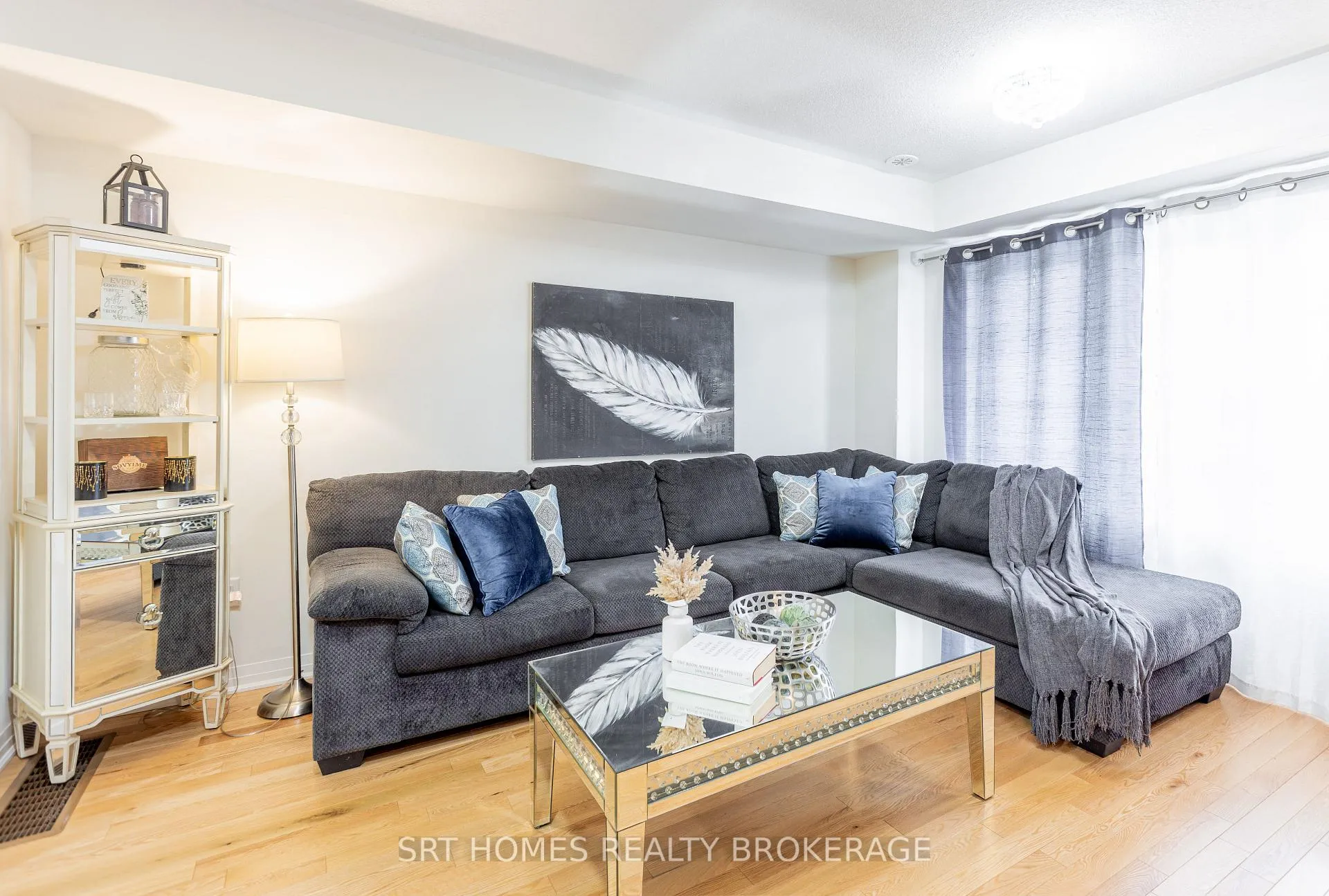 Photo 15 of 224 Lord Elgin Lane, Clarington, Bowmanville — HOMEH