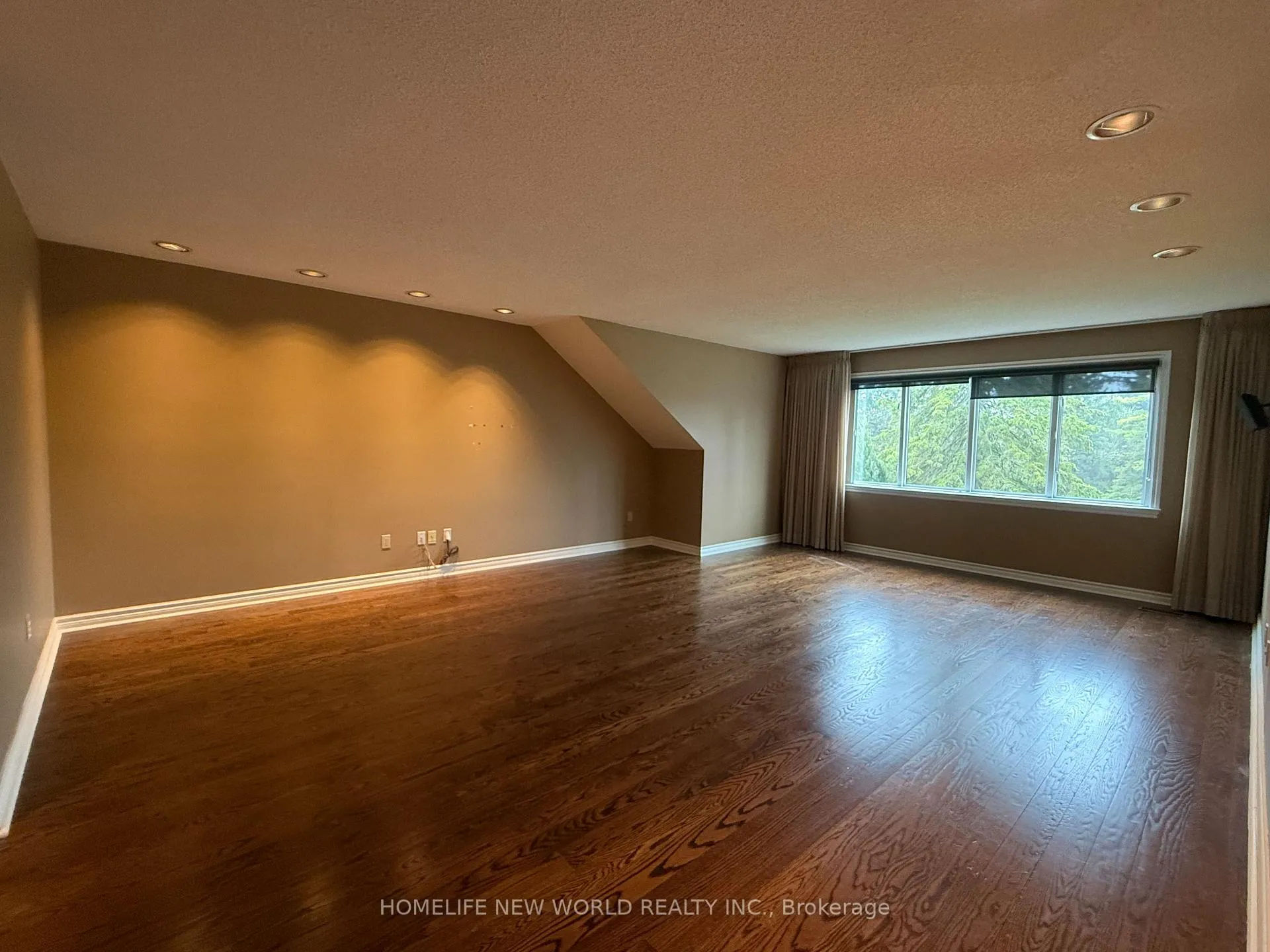 Photo 13 of 3 Jenkinson Grove, King, King City — HOMEH