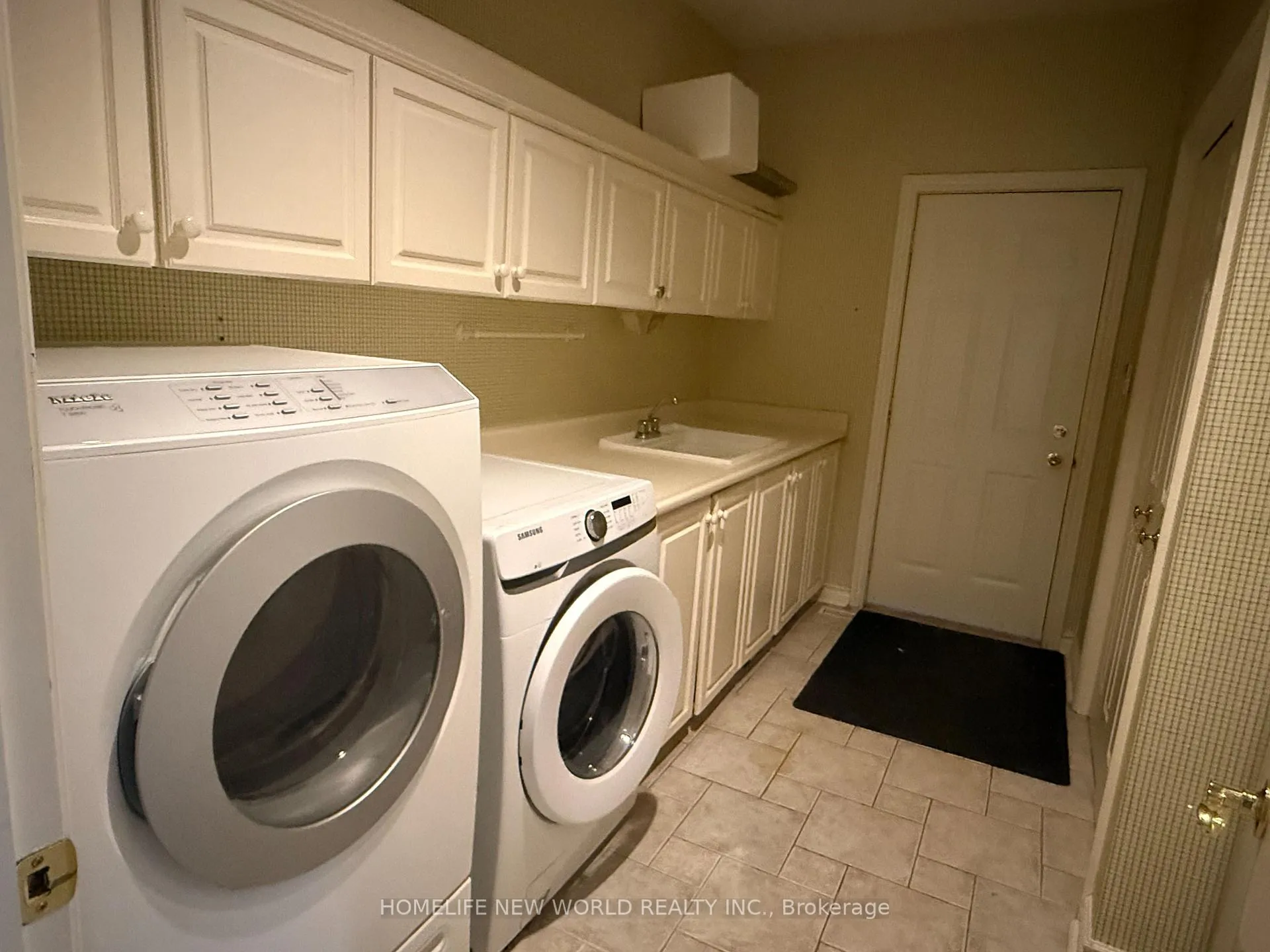Photo 23 of 3 Jenkinson Grove, King, King City — HOMEH