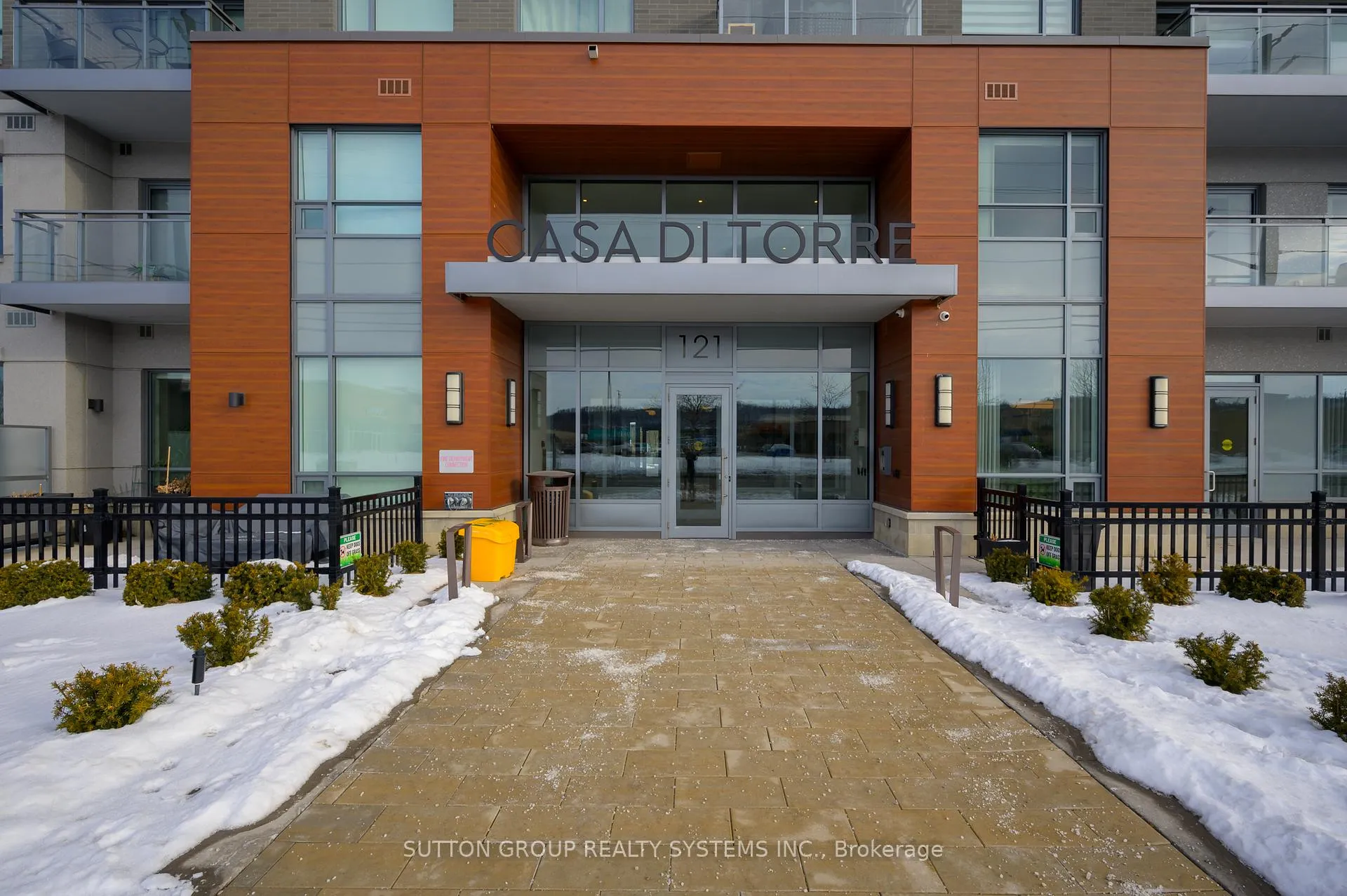 Photo 1 of Unit 212, 121 Highway 8, Hamilton, Stoney Creek — HOMEH