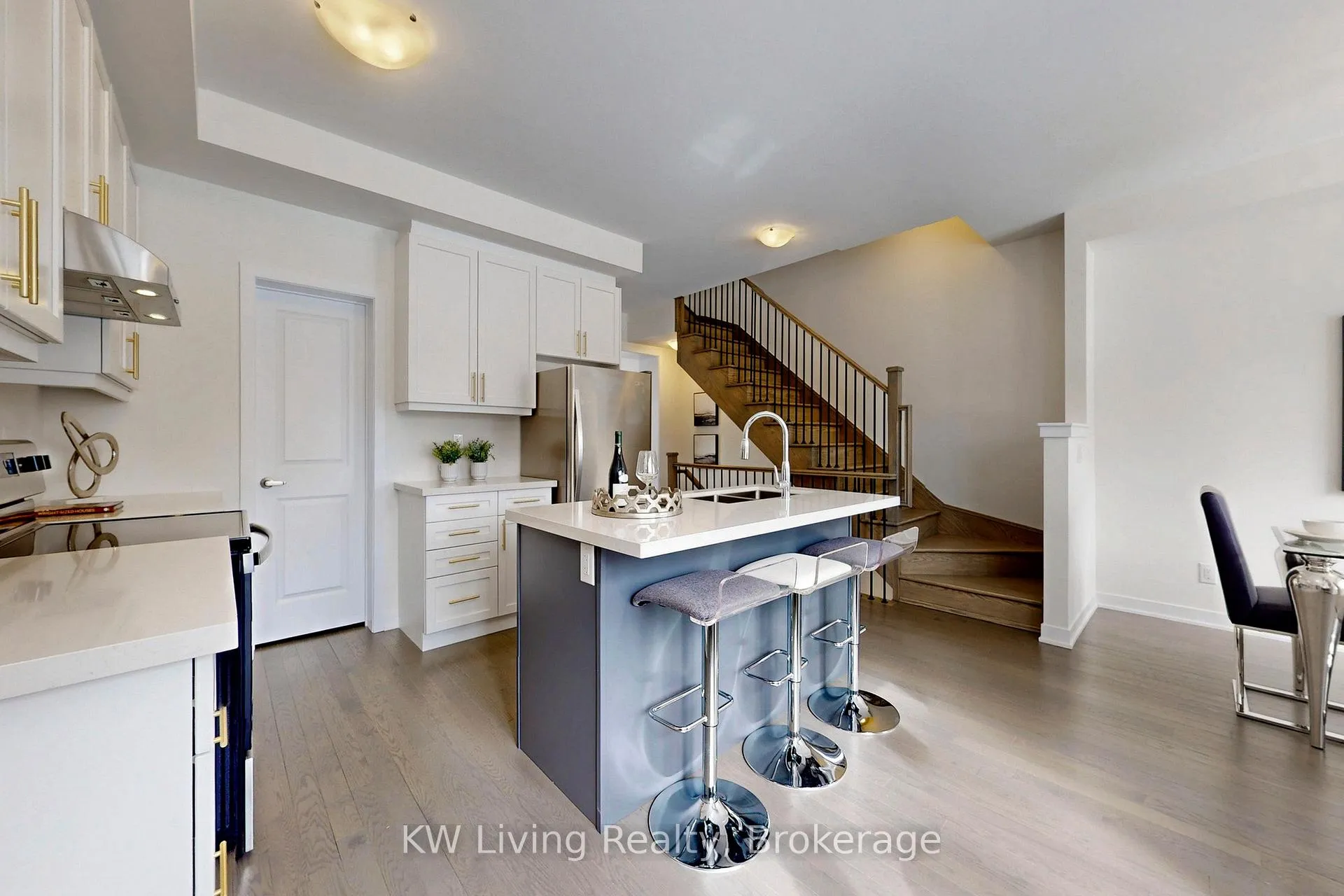 Photo 11 of 62 York Downs Boulevard, Markham, Angus Glen — HOMEH