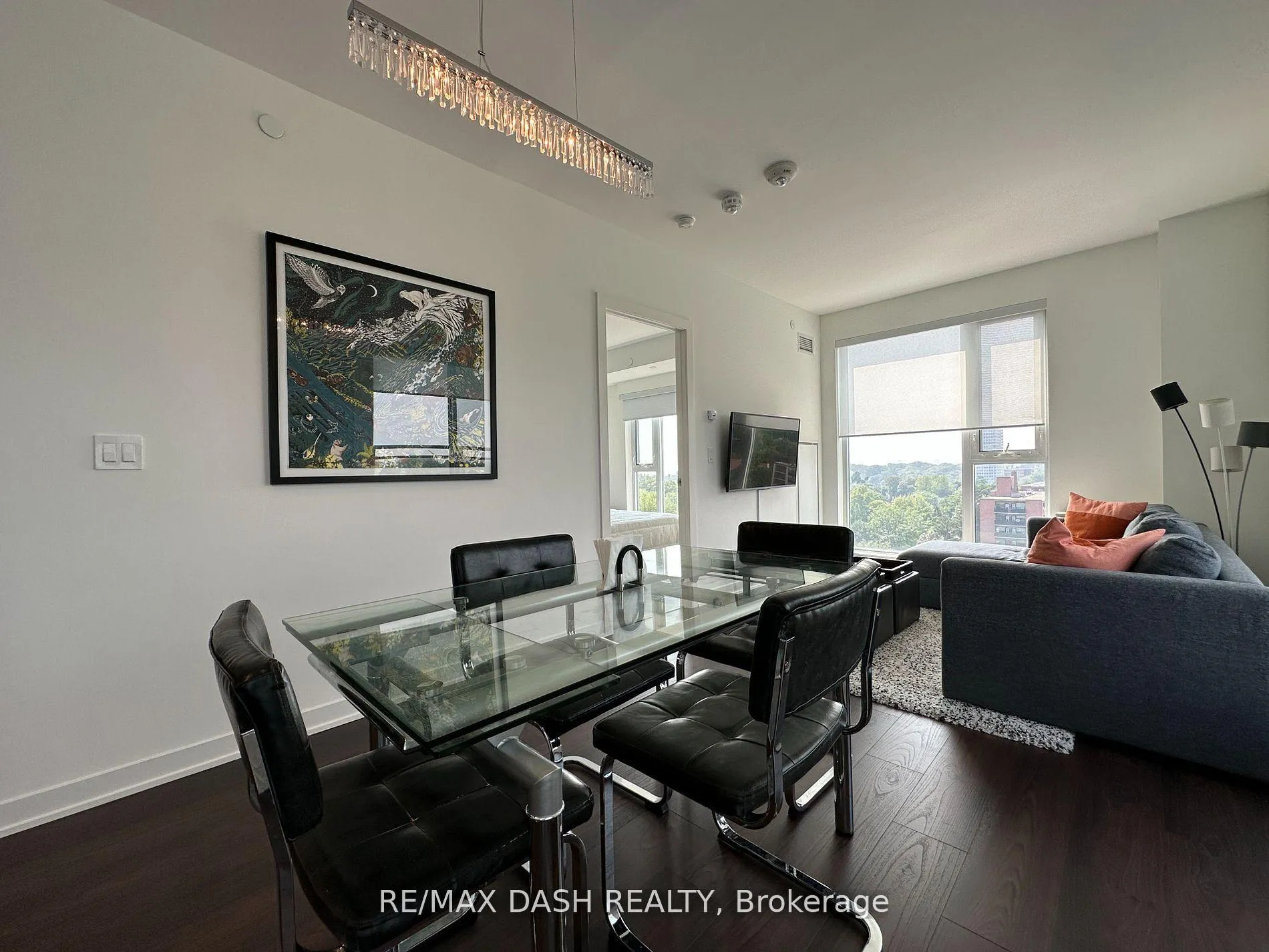 Photo 5 of Unit 1002, 223 St Clair Avenue W, Toronto, Yonge-St. Clair — HOMEH