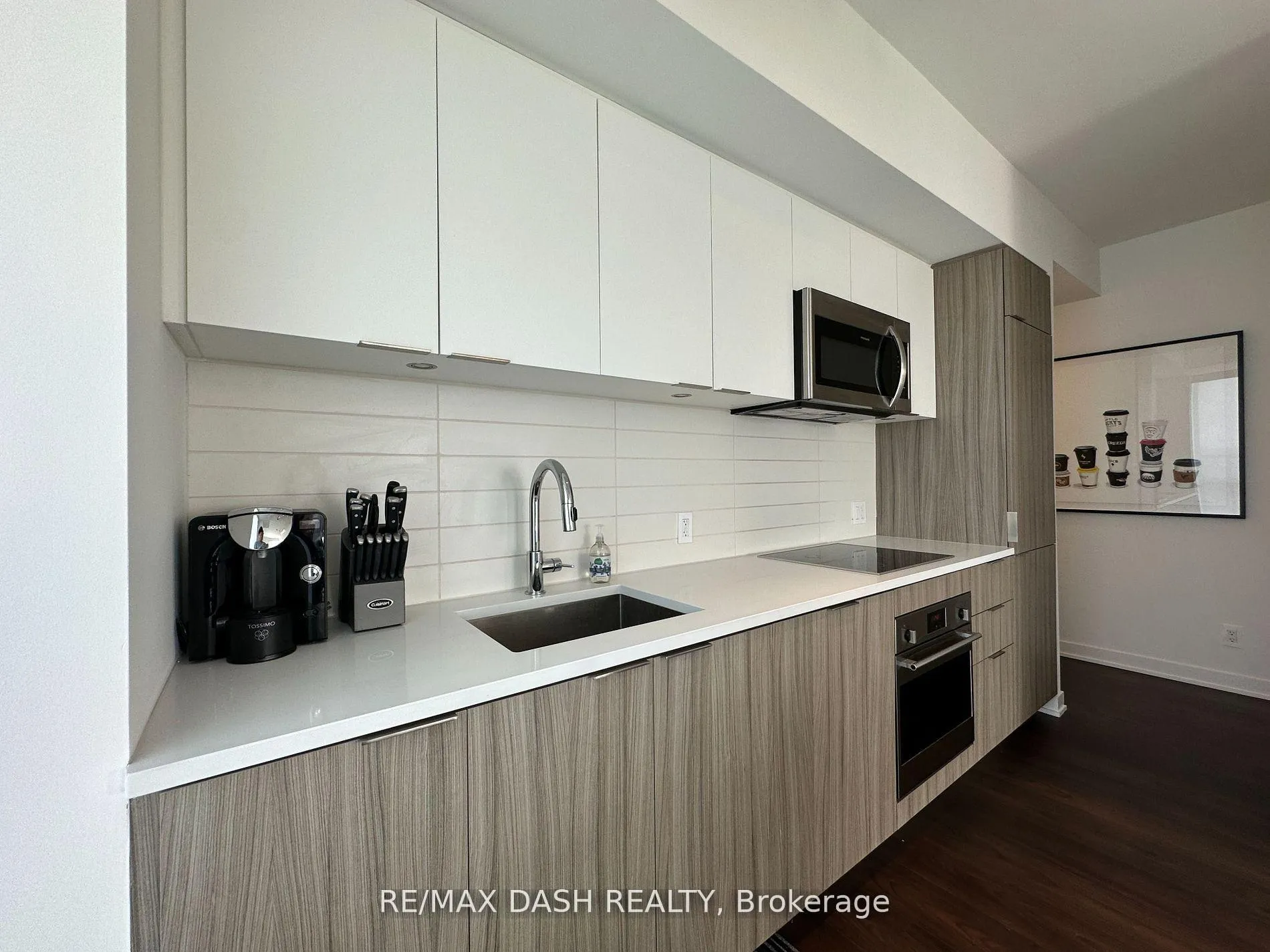 Photo 7 of Unit 1002, 223 St Clair Avenue W, Toronto, Yonge-St. Clair — HOMEH