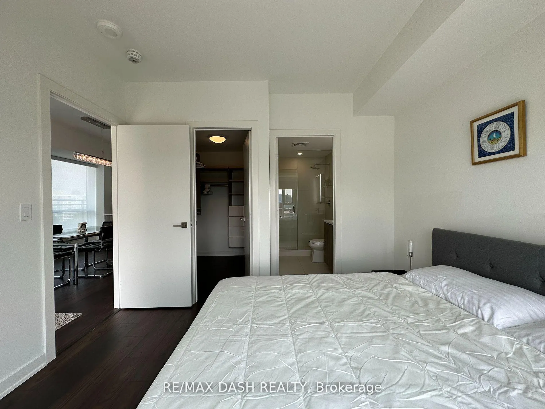 Photo 10 of Unit 1002, 223 St Clair Avenue W, Toronto, Yonge-St. Clair — HOMEH