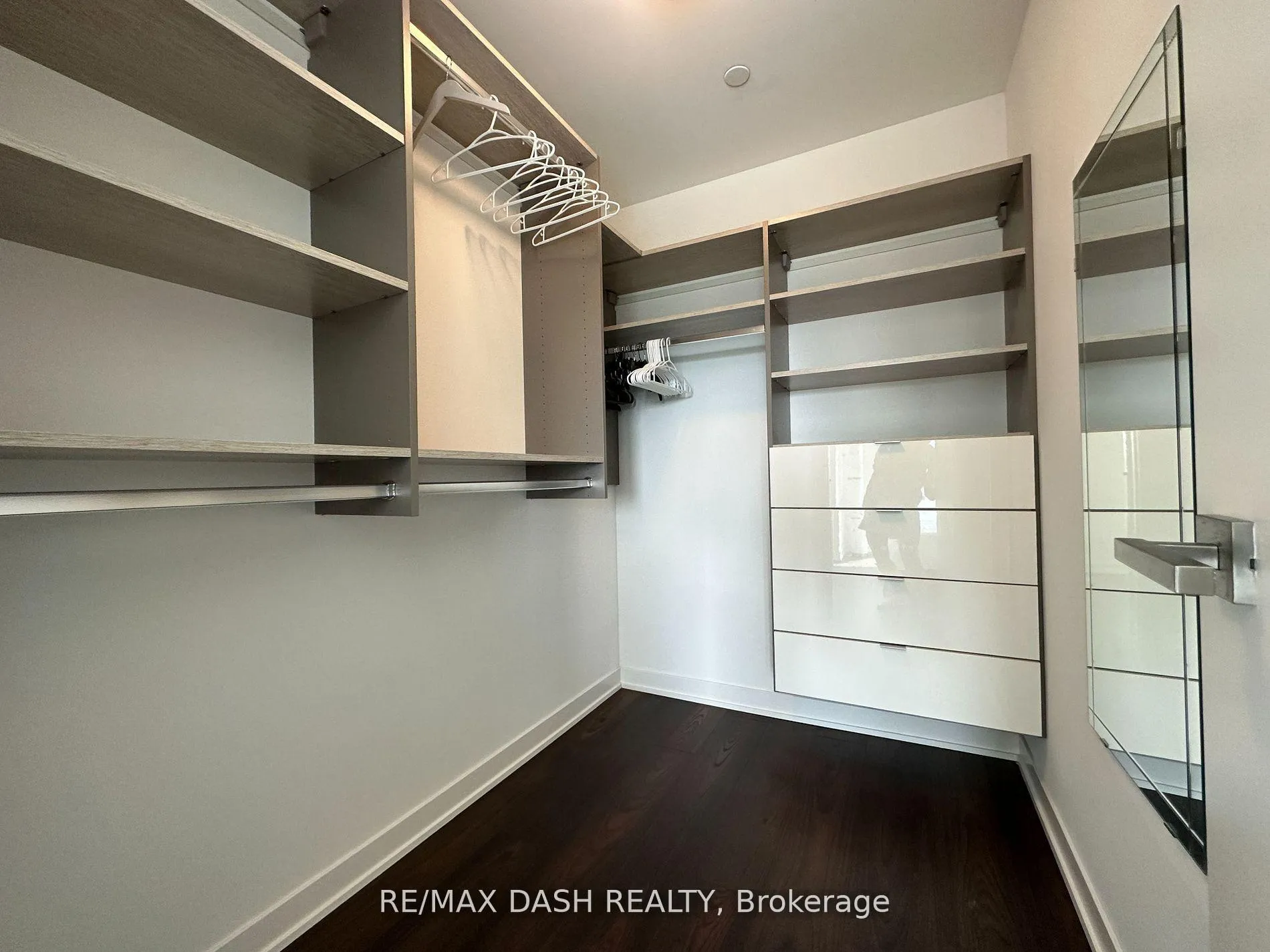 Photo 11 of Unit 1002, 223 St Clair Avenue W, Toronto, Yonge-St. Clair — HOMEH