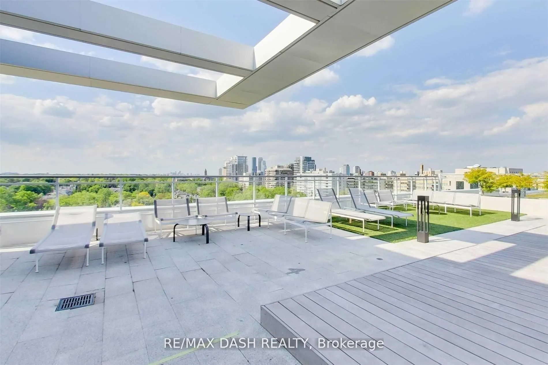 Photo 18 of Unit 1002, 223 St Clair Avenue W, Toronto, Yonge-St. Clair — HOMEH