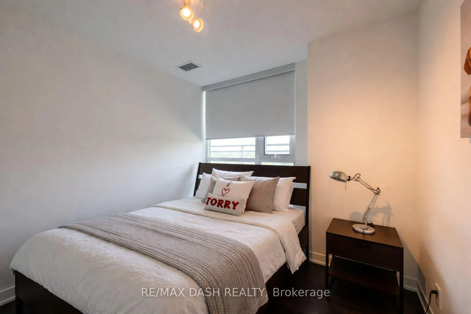 Photo 24 of Unit 1002, 223 St Clair Avenue W, Toronto, Yonge-St. Clair — HOMEH