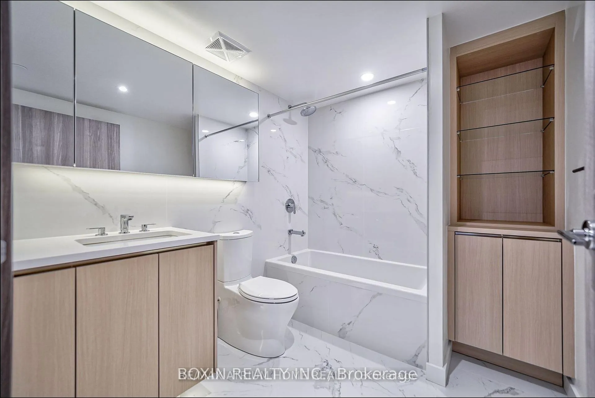 Photo 10 of Unit PH2105, 25 Mcmahon Drive, North York, Bayview Village — HOMEH