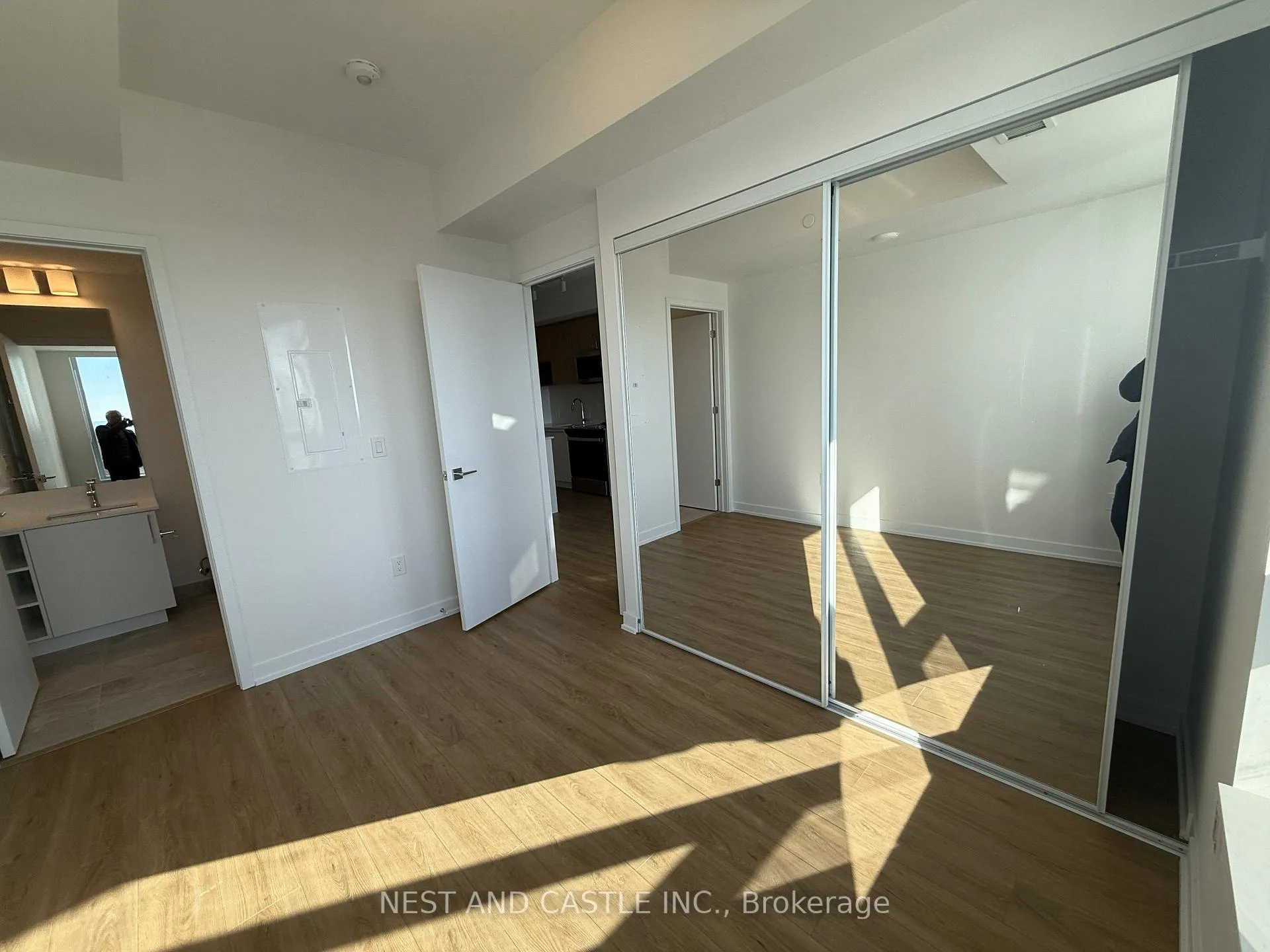 Photo 4 of Unit PH02, 500 Plains Road E, Burlington, LaSalle — HOMEH