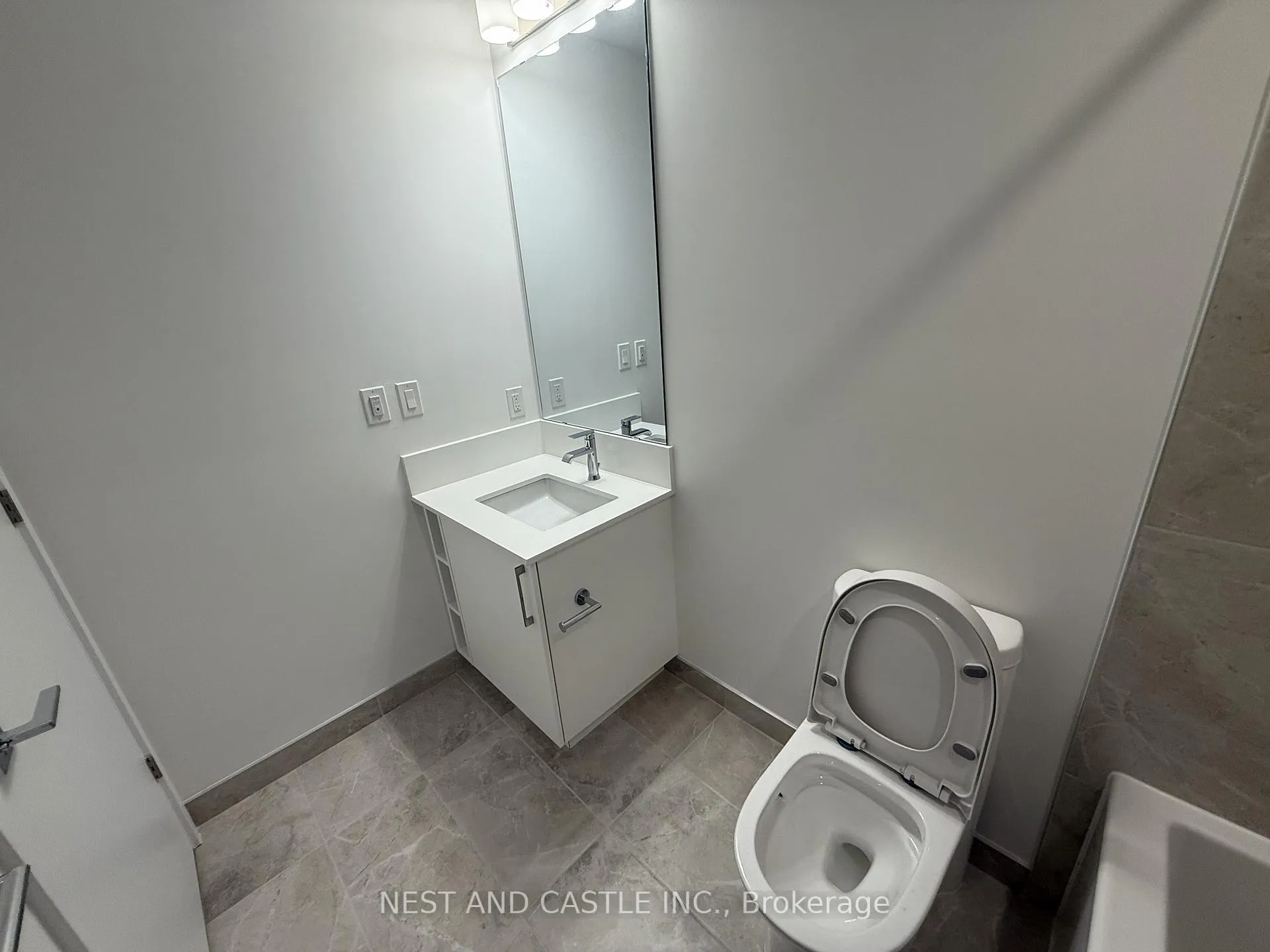 Photo 8 of Unit PH02, 500 Plains Road E, Burlington, LaSalle — HOMEH