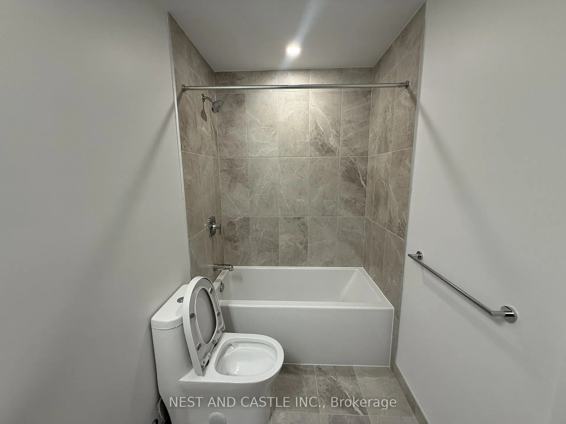 Photo 9 of Unit PH02, 500 Plains Road E, Burlington, LaSalle — HOMEH