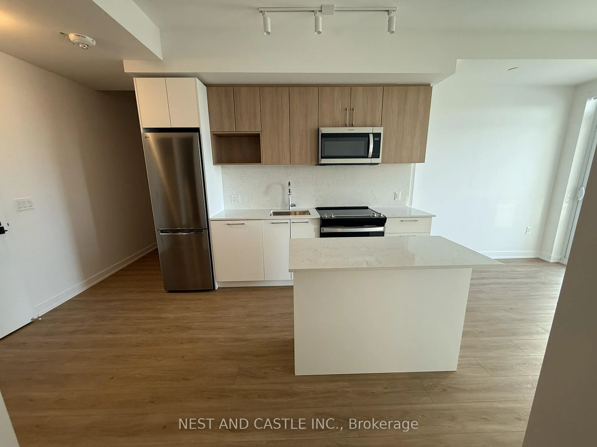 Photo 11 of Unit PH02, 500 Plains Road E, Burlington, LaSalle — HOMEH