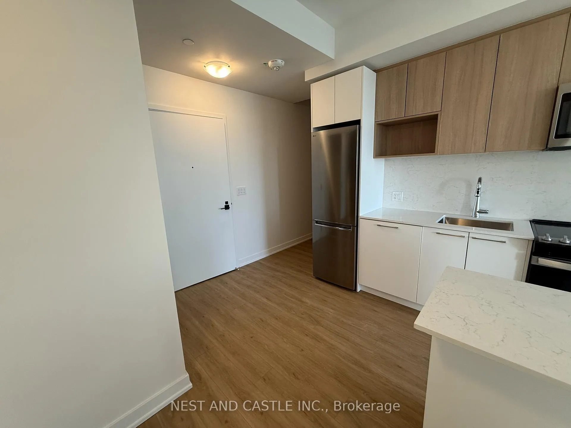 Photo 13 of Unit PH02, 500 Plains Road E, Burlington, LaSalle — HOMEH