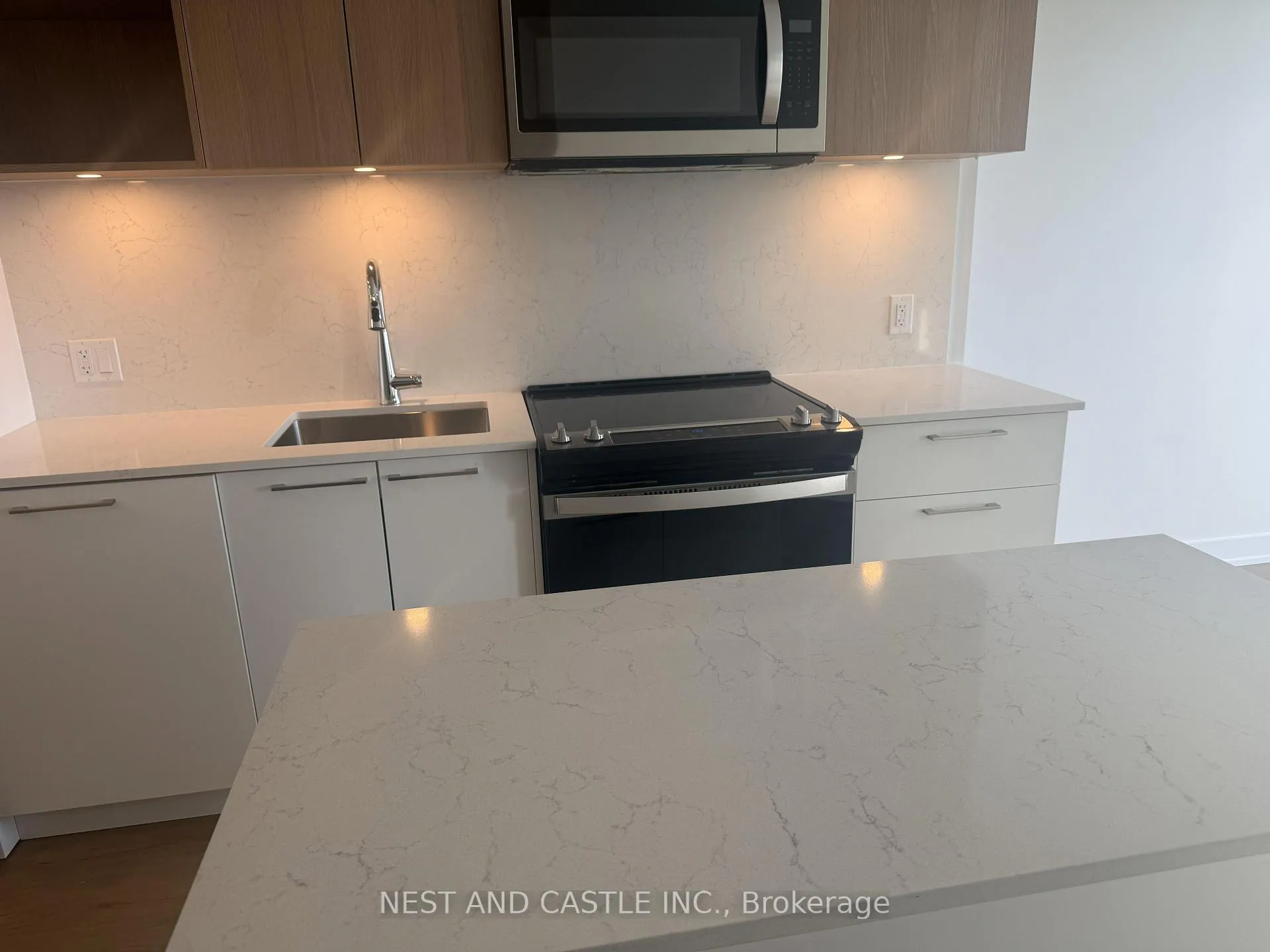 Photo 23 of Unit PH02, 500 Plains Road E, Burlington, LaSalle — HOMEH