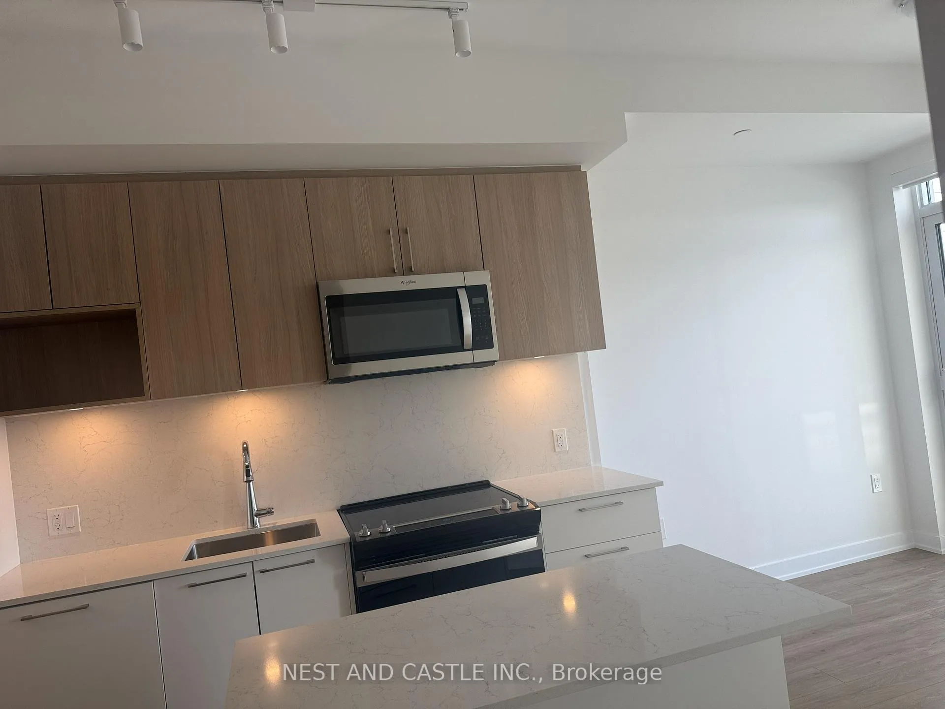 Photo 33 of Unit PH02, 500 Plains Road E, Burlington, LaSalle — HOMEH