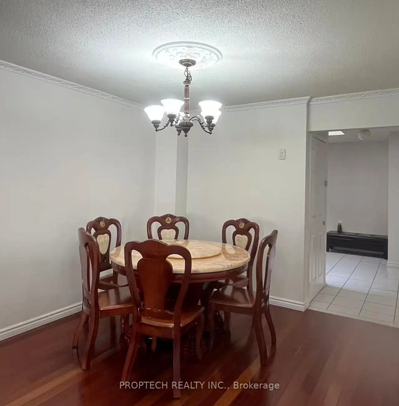 Photo 3 of 111 Digby Crescent, Markham, Milliken Mills East — HOMEH