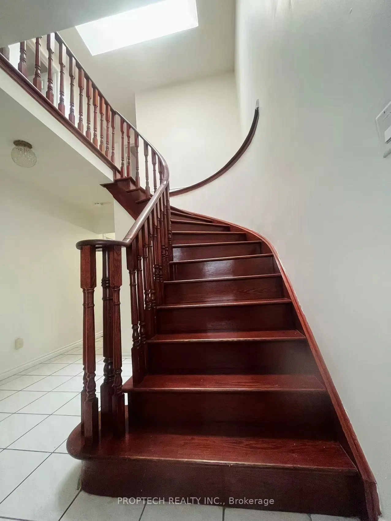 Photo 8 of 111 Digby Crescent, Markham, Milliken Mills East — HOMEH