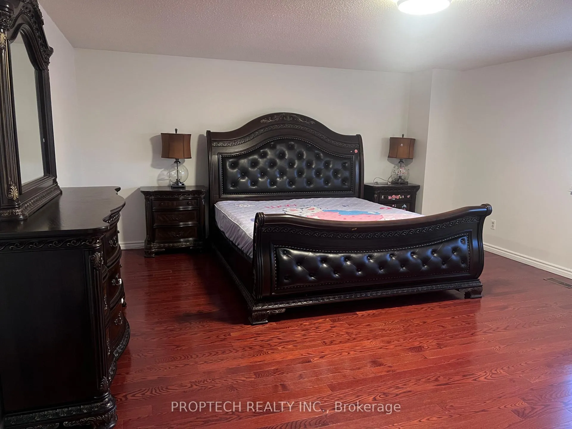 Photo 10 of 111 Digby Crescent, Markham, Milliken Mills East — HOMEH