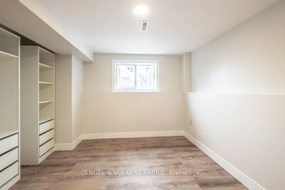 Photo 8 of 31 Finlay Road, Barrie, Letitia Heights — HOMEH