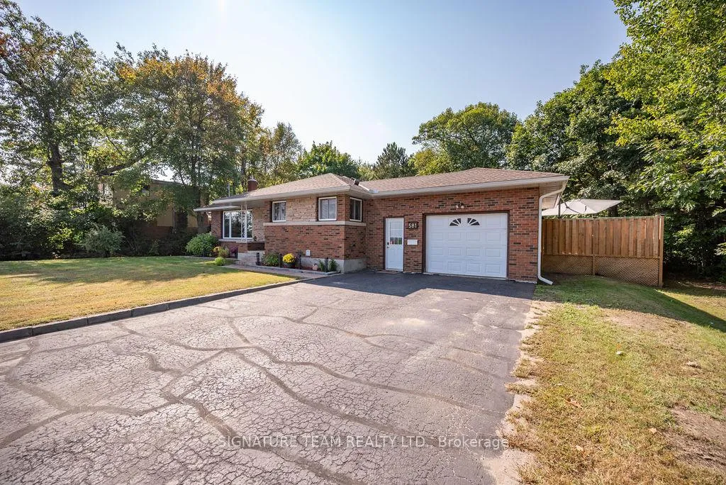 Photo 2 of 581 Laurentian Drive, Petawawa — HOMEH