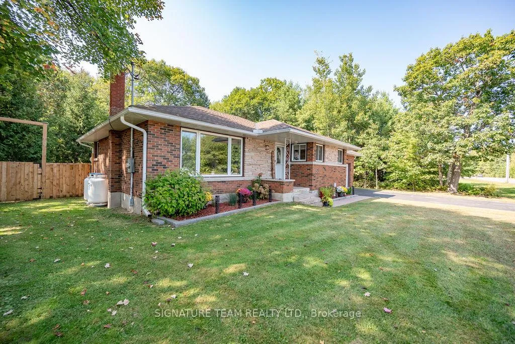 Photo 3 of 581 Laurentian Drive, Petawawa — HOMEH