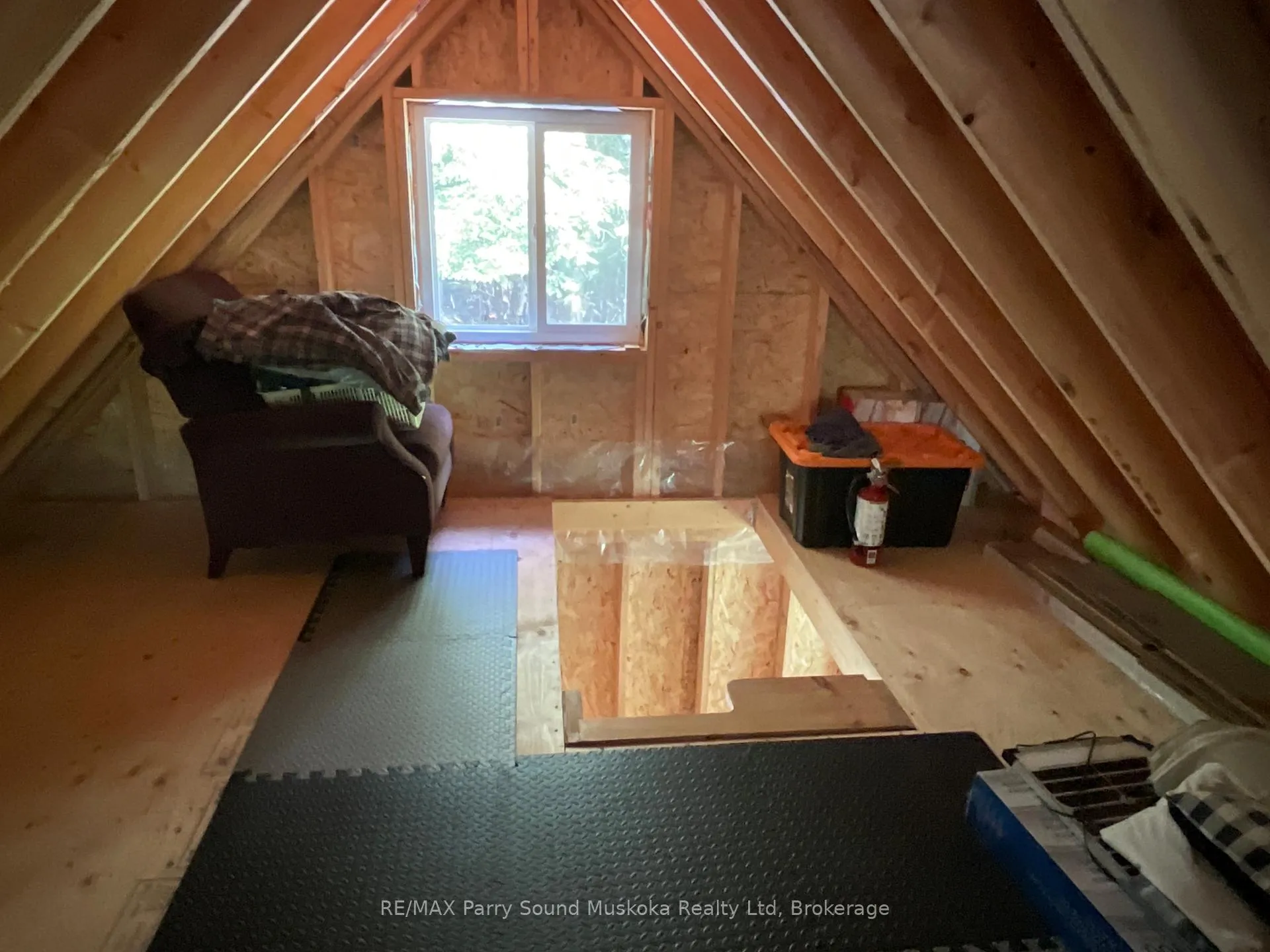 Photo 17 of 00 Jack'S, Parry Sound Remote Area, Golden Valley — HOMEH