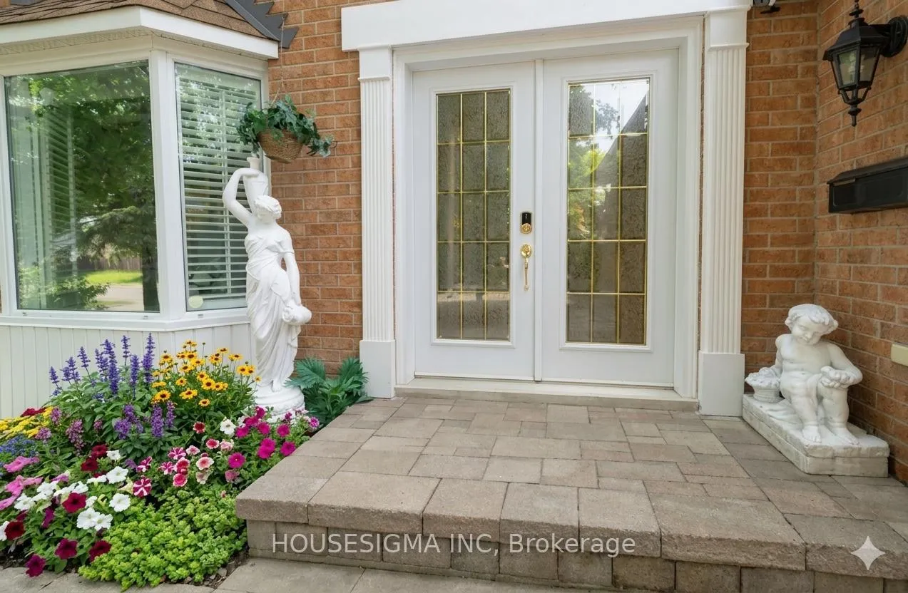 Photo 2 of 566 Falwyn Crescent, Ottawa, Fallingbrook/Ridgemount — HOMEH