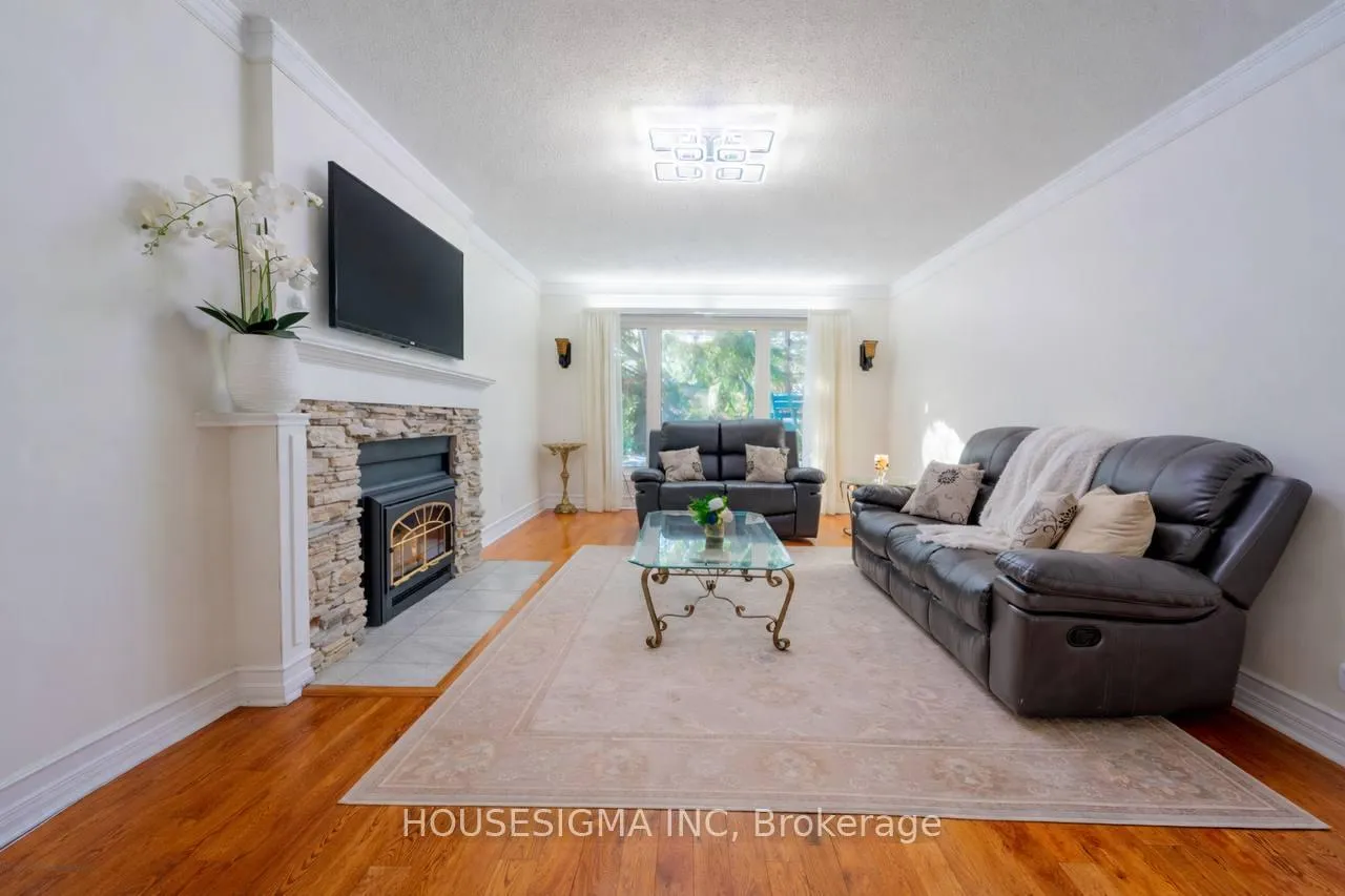 Photo 6 of 566 Falwyn Crescent, Ottawa, Fallingbrook/Ridgemount — HOMEH