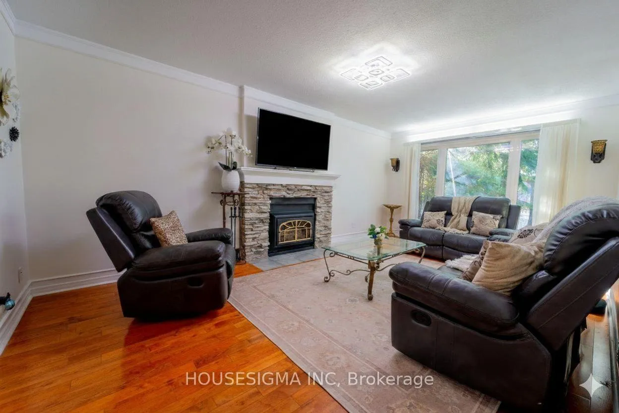 Photo 7 of 566 Falwyn Crescent, Ottawa, Fallingbrook/Ridgemount — HOMEH