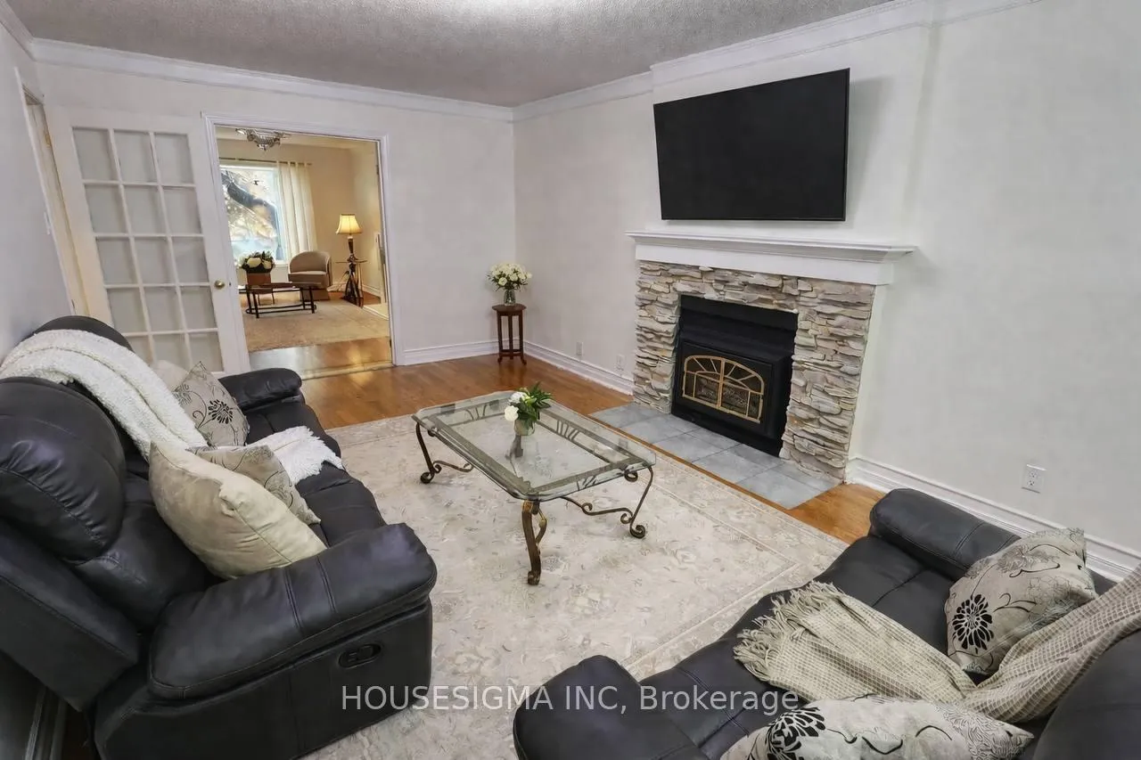 Photo 8 of 566 Falwyn Crescent, Ottawa, Fallingbrook/Ridgemount — HOMEH