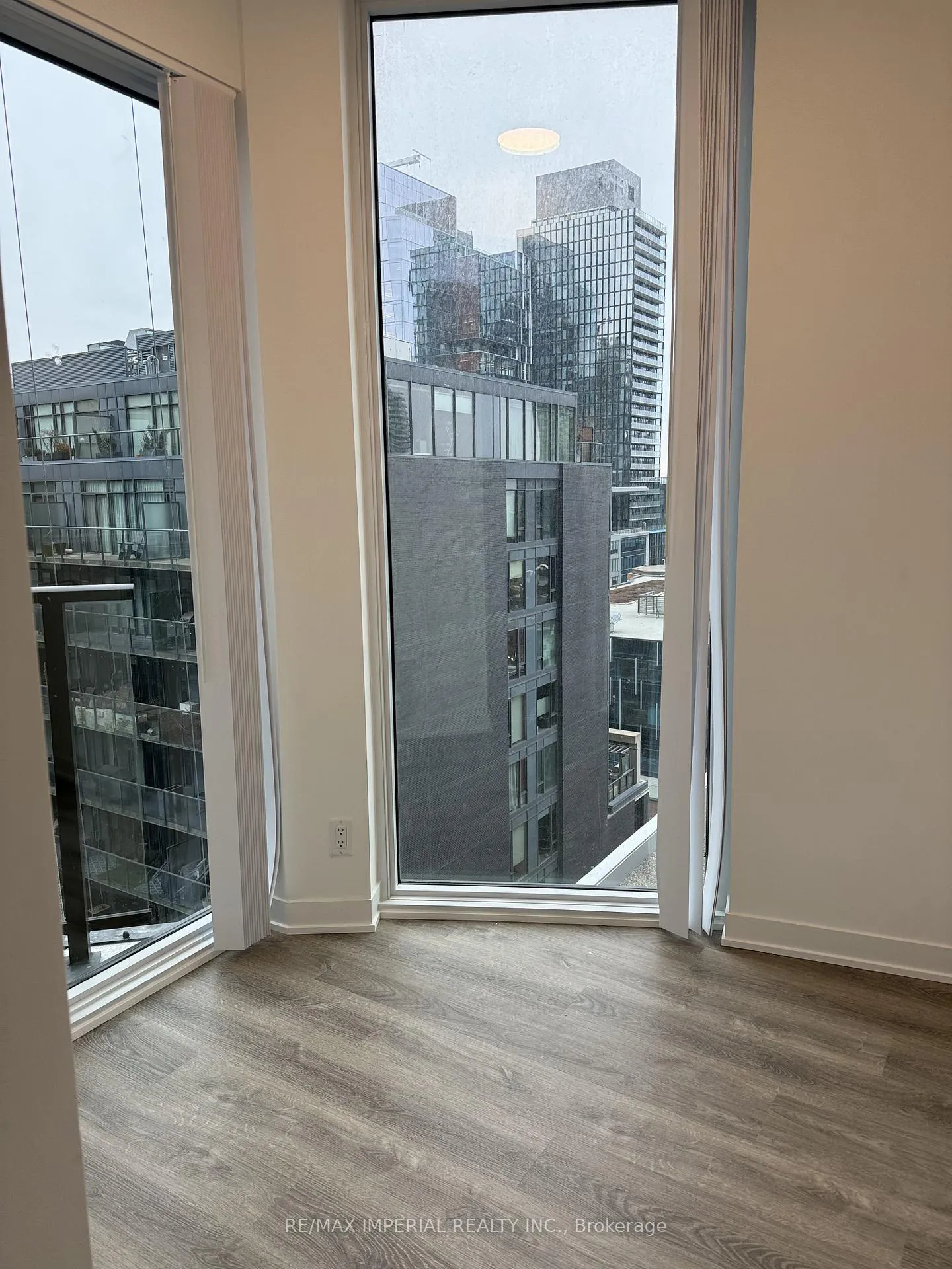 Photo 6 of Unit 1603, 180 Front Street E, Toronto, Moss Park — HOMEH