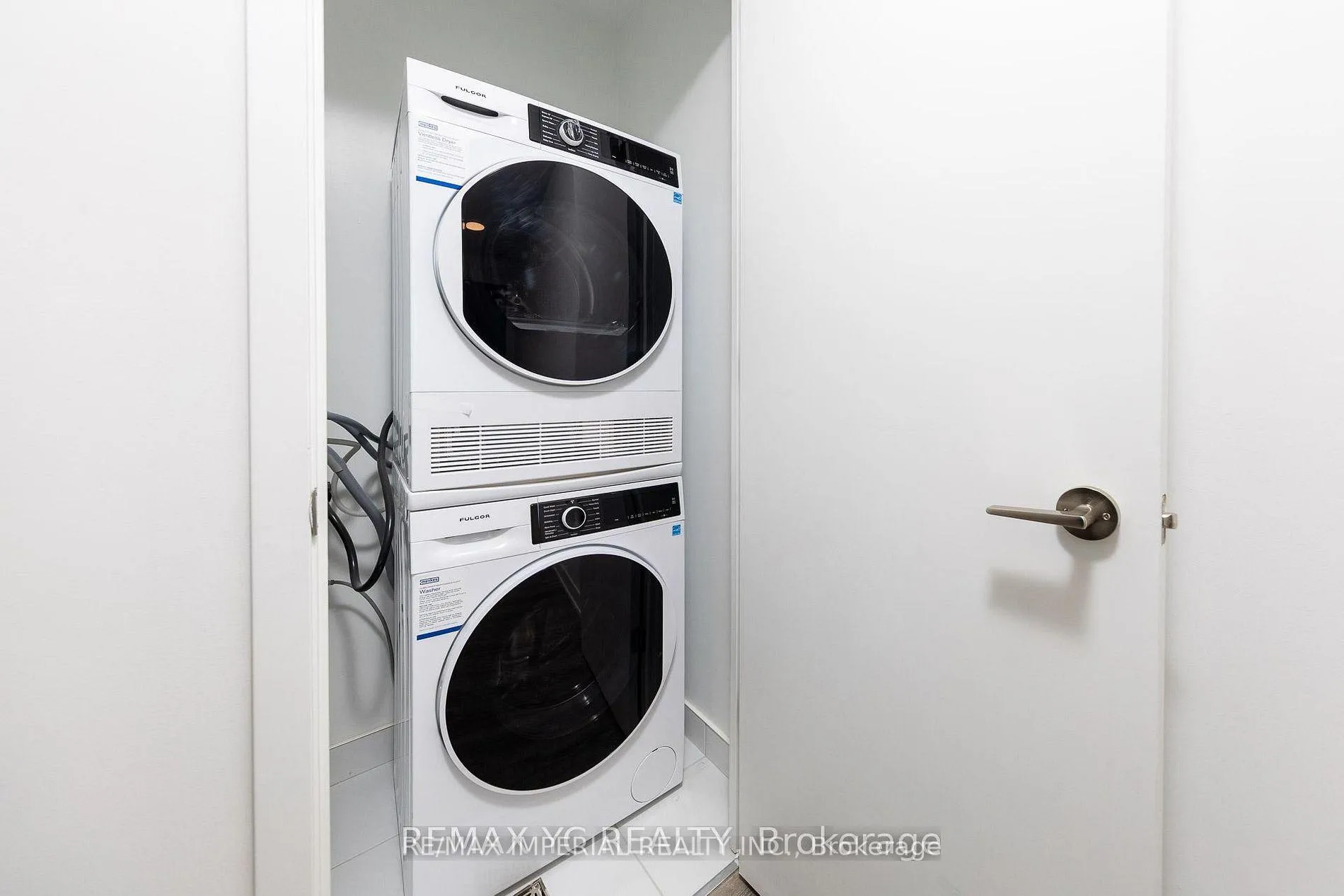 Photo 11 of Unit 1603, 180 Front Street E, Toronto, Moss Park — HOMEH