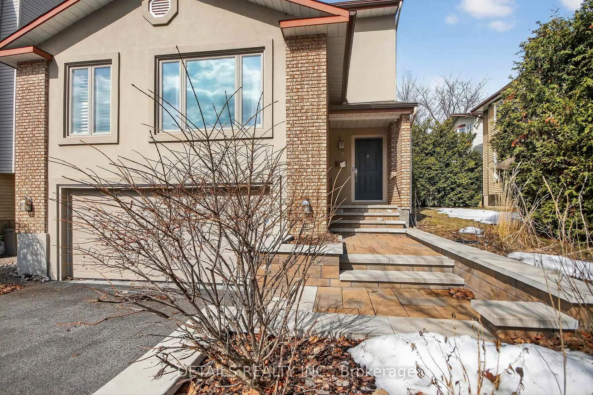Photo 1 of 37 Gillespie Crescent N, Ottawa, Hunt Club Woods — HOMEH