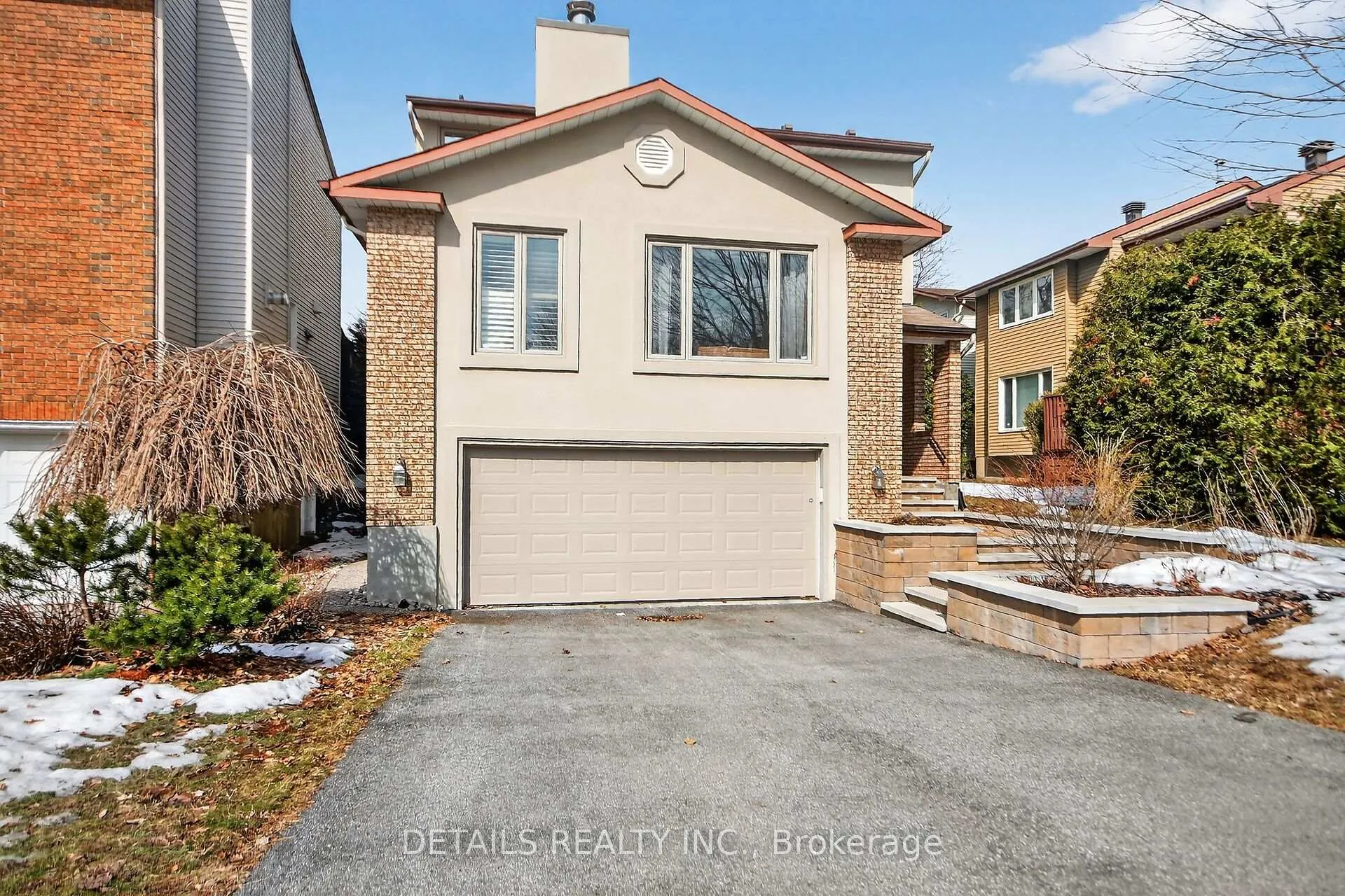 Photo 3 of 37 Gillespie Crescent N, Ottawa, Hunt Club Woods — HOMEH