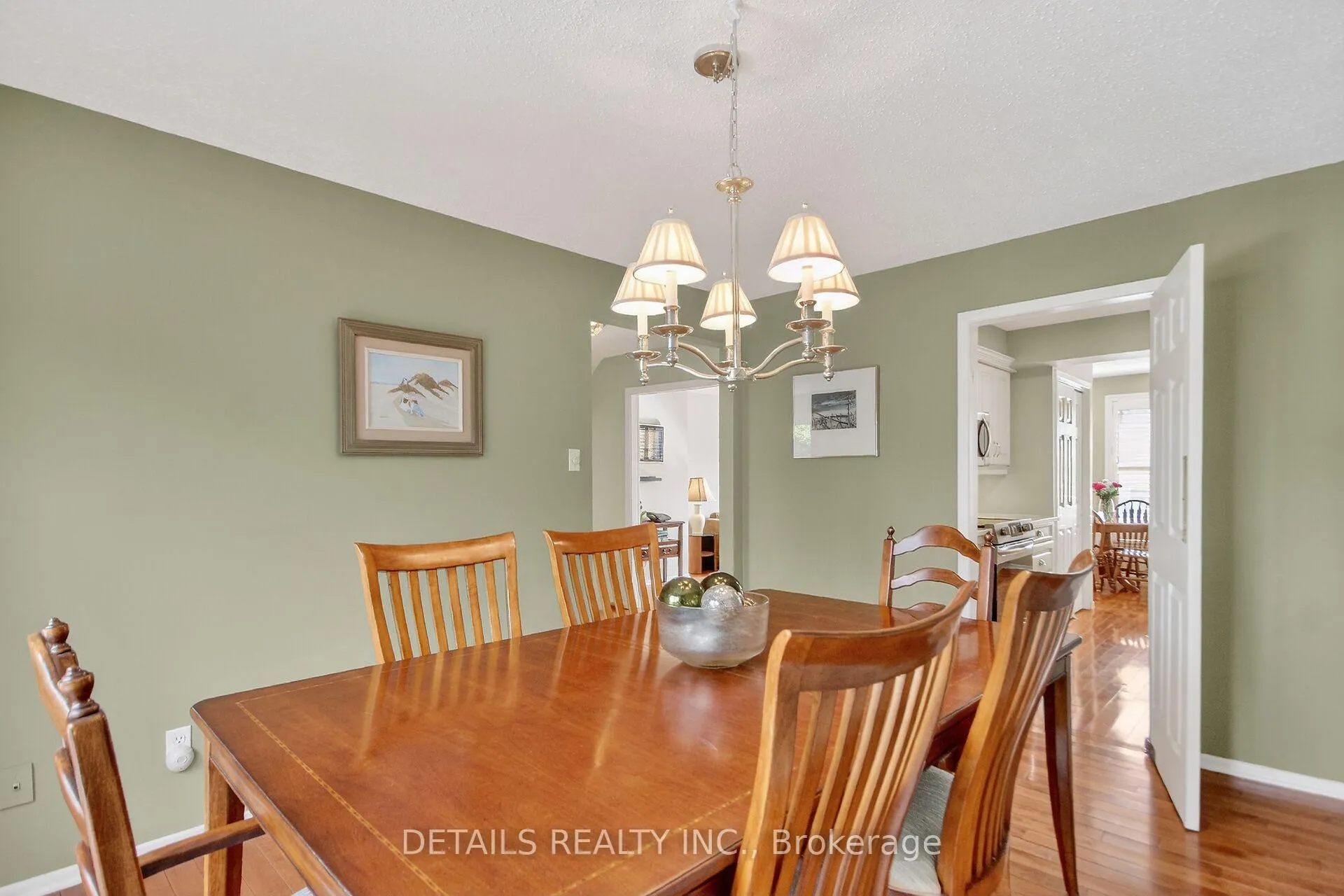 Photo 4 of 37 Gillespie Crescent N, Ottawa, Hunt Club Woods — HOMEH
