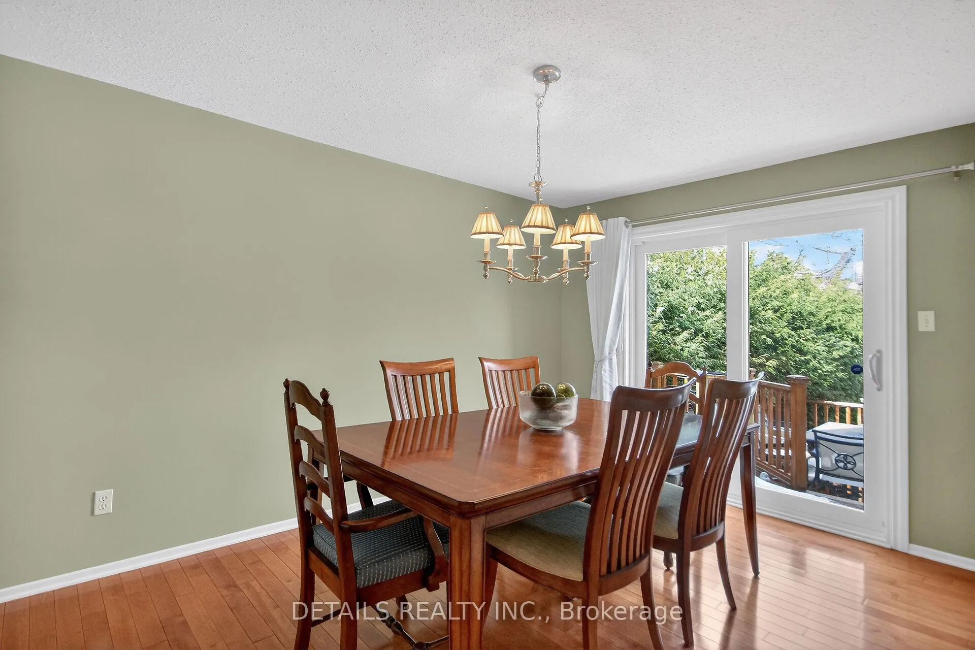 Photo 5 of 37 Gillespie Crescent N, Ottawa, Hunt Club Woods — HOMEH