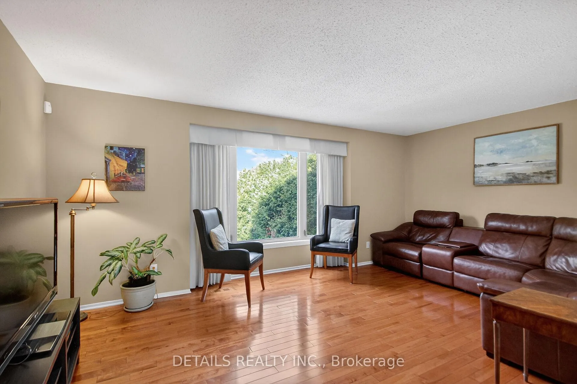 Photo 7 of 37 Gillespie Crescent N, Ottawa, Hunt Club Woods — HOMEH