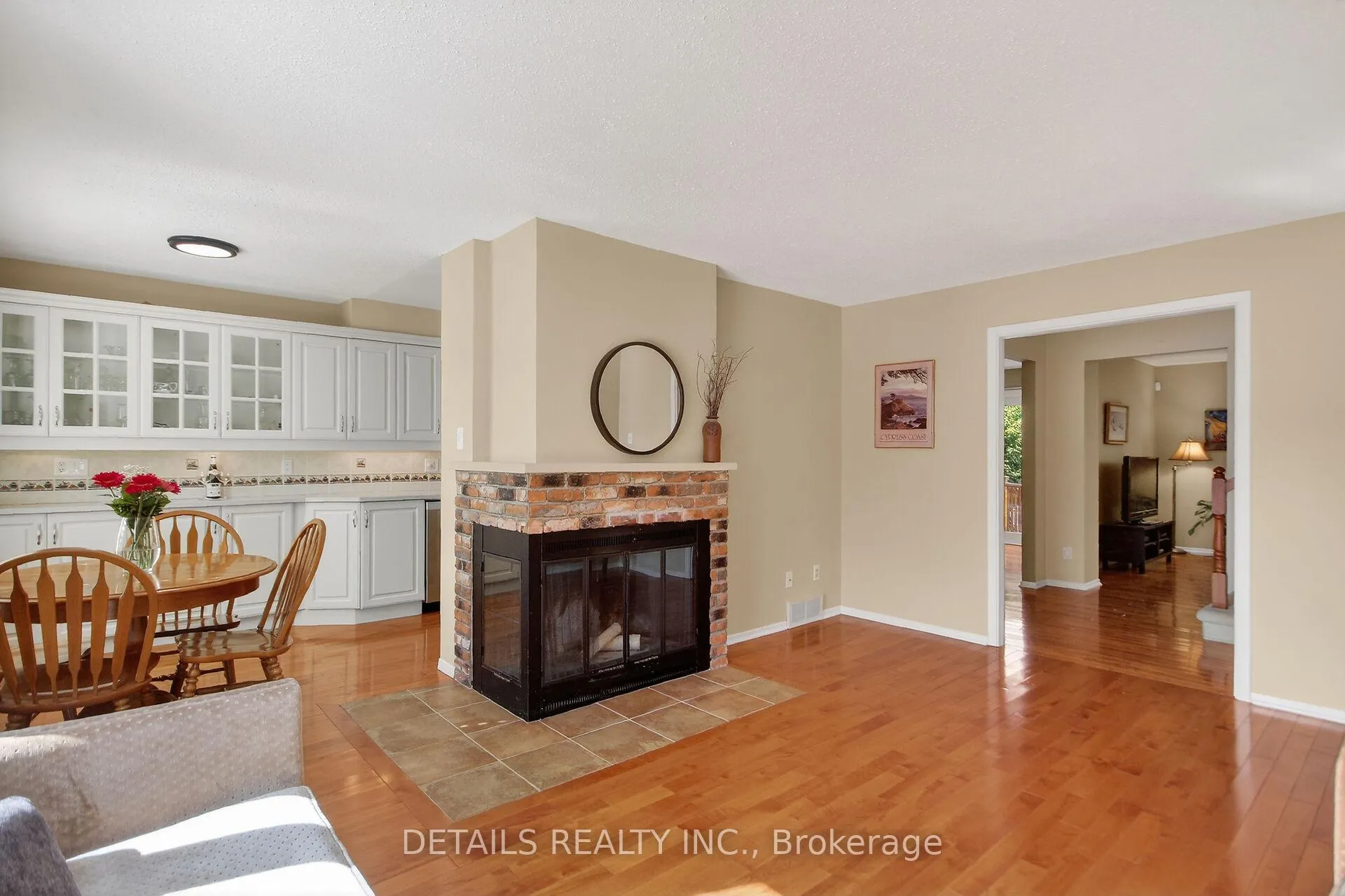 Photo 8 of 37 Gillespie Crescent N, Ottawa, Hunt Club Woods — HOMEH