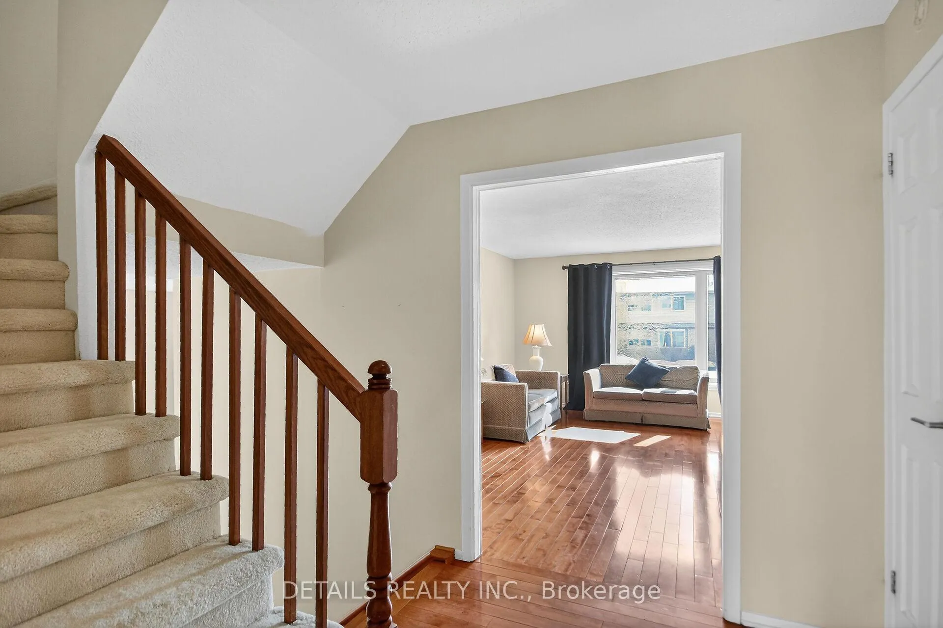 Photo 13 of 37 Gillespie Crescent N, Ottawa, Hunt Club Woods — HOMEH