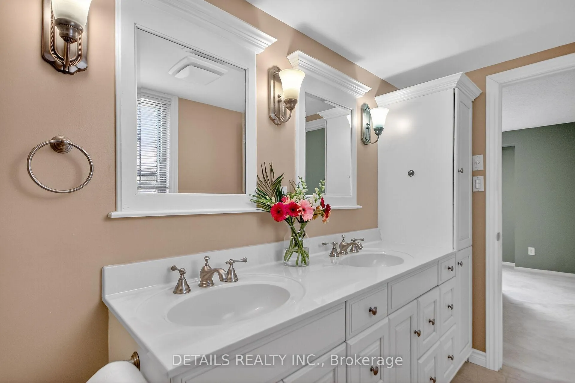 Photo 19 of 37 Gillespie Crescent N, Ottawa, Hunt Club Woods — HOMEH