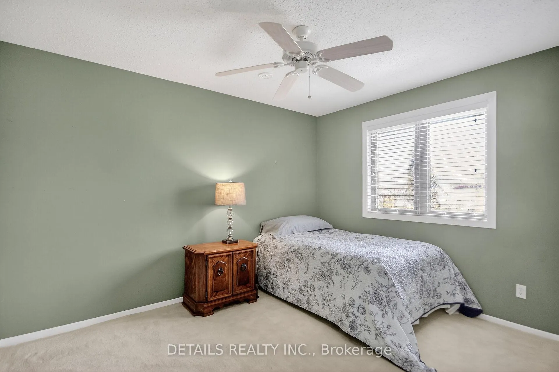 Photo 20 of 37 Gillespie Crescent N, Ottawa, Hunt Club Woods — HOMEH
