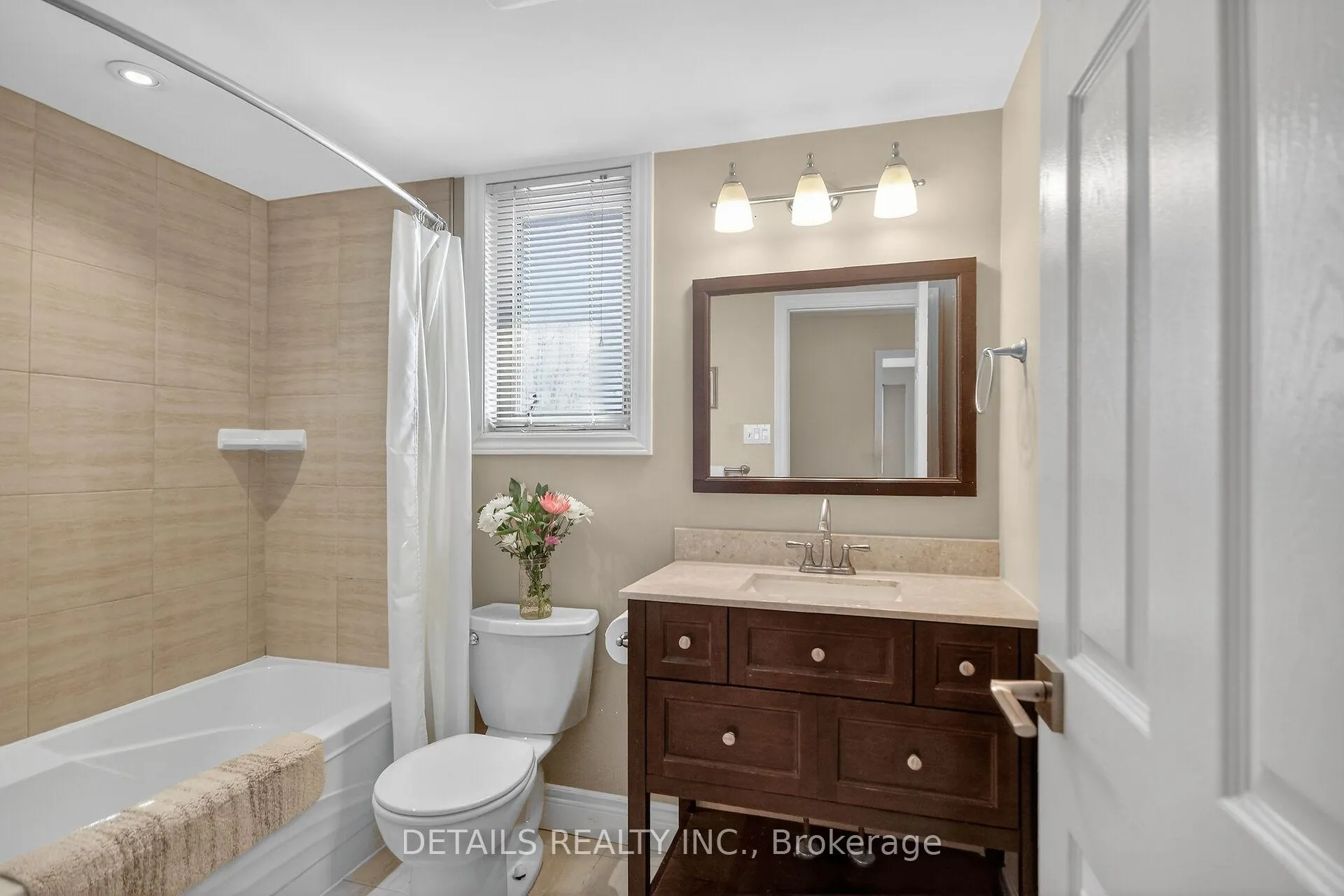 Photo 25 of 37 Gillespie Crescent N, Ottawa, Hunt Club Woods — HOMEH