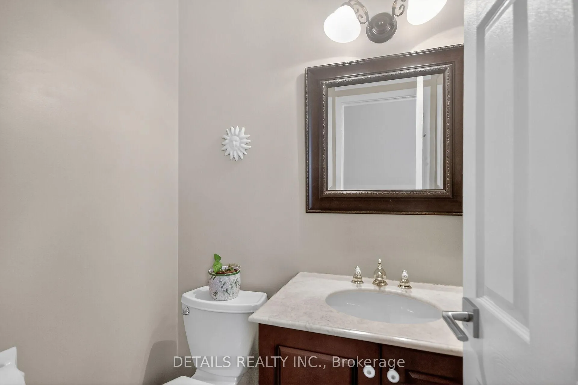 Photo 28 of 37 Gillespie Crescent N, Ottawa, Hunt Club Woods — HOMEH