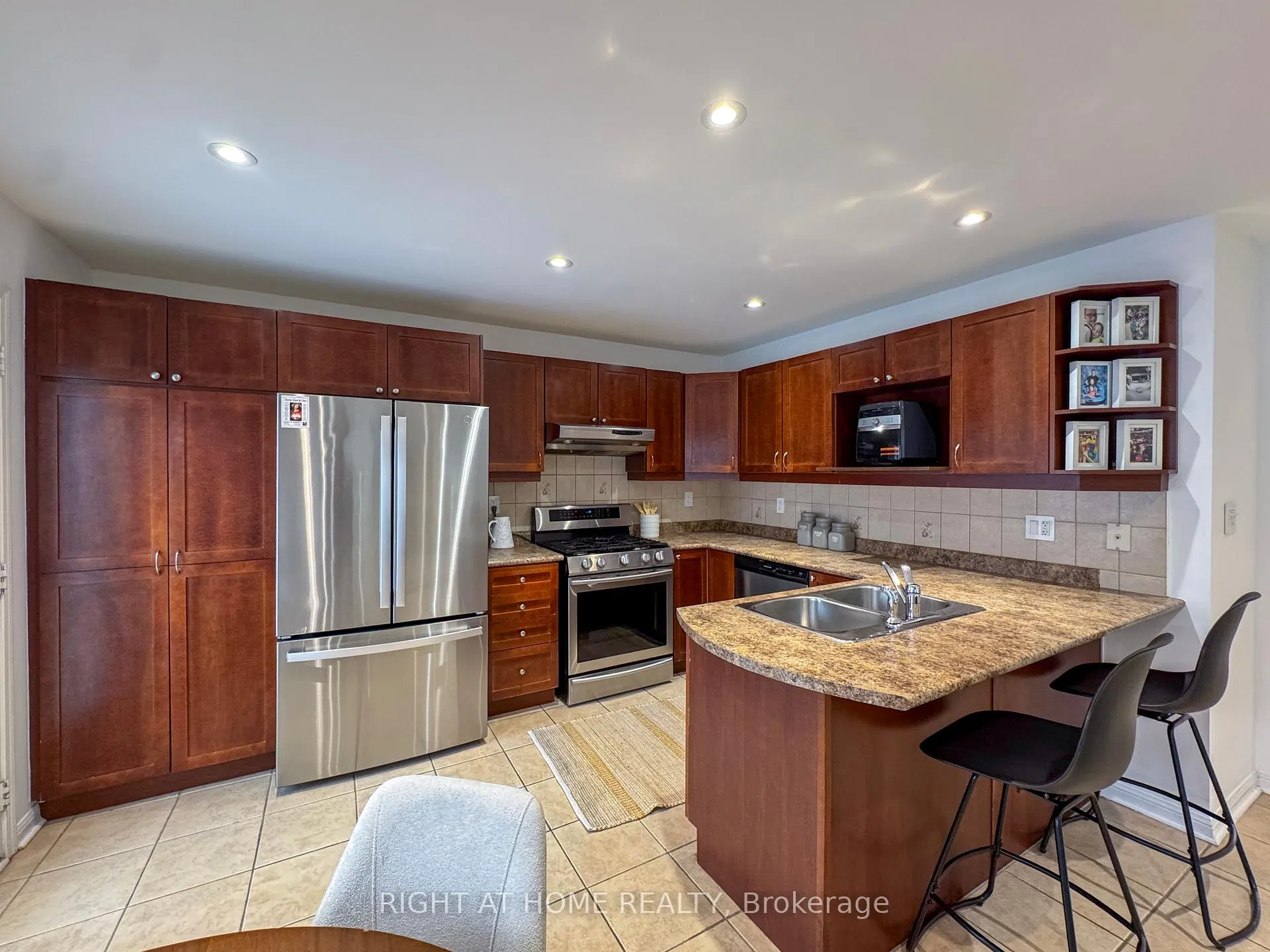 Photo 14 of 842 Fourth Line, Milton, Beaty — HOMEH