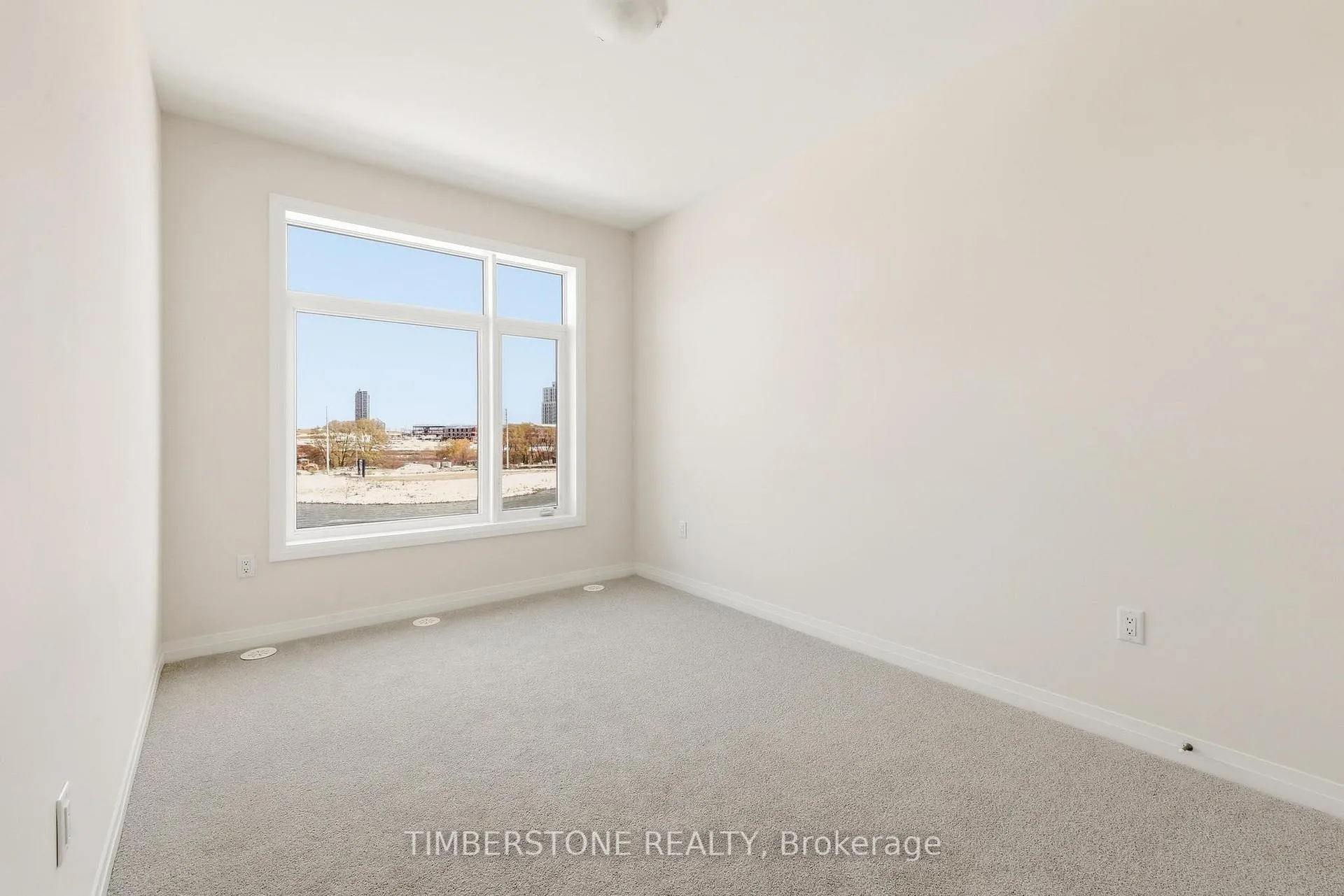 Photo 5 of 80 Blue Pond Drive, Brampton, Northwest Brampton — HOMEH