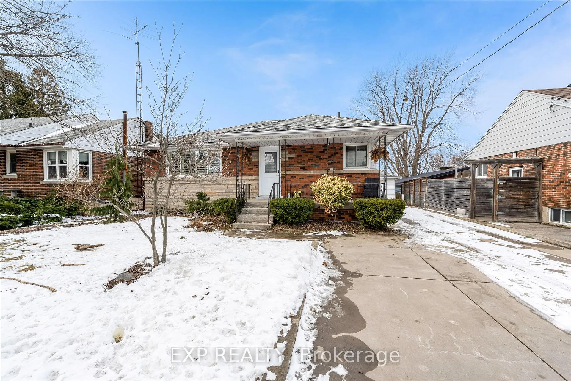 Photo 2 of Unit Bsmt, 86 Dana Drive, Hamilton, Balfour — HOMEH
