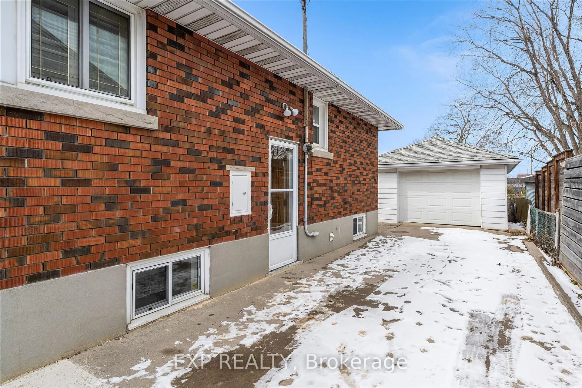 Photo 3 of Unit Bsmt, 86 Dana Drive, Hamilton, Balfour — HOMEH