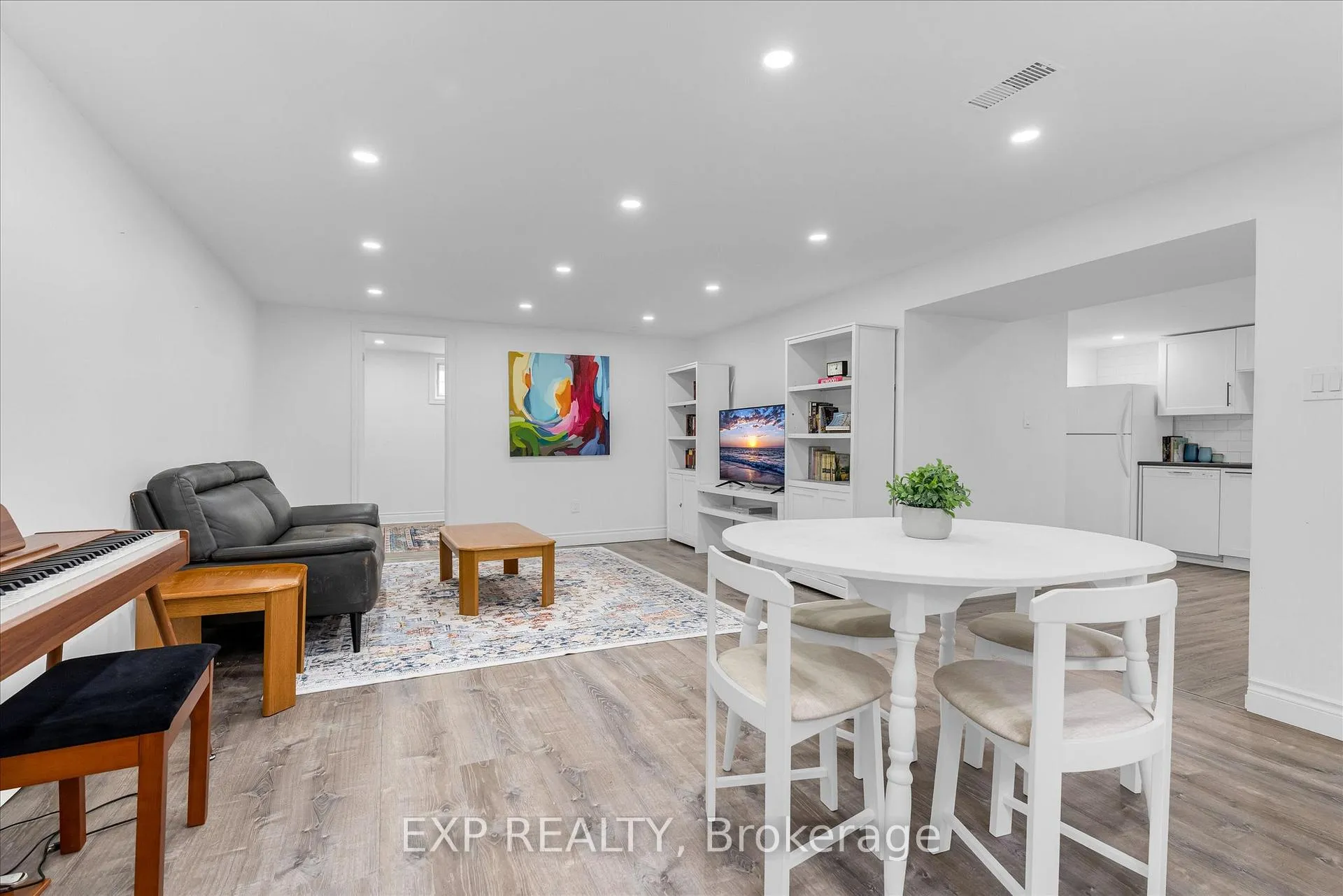 Photo 4 of Unit Bsmt, 86 Dana Drive, Hamilton, Balfour — HOMEH